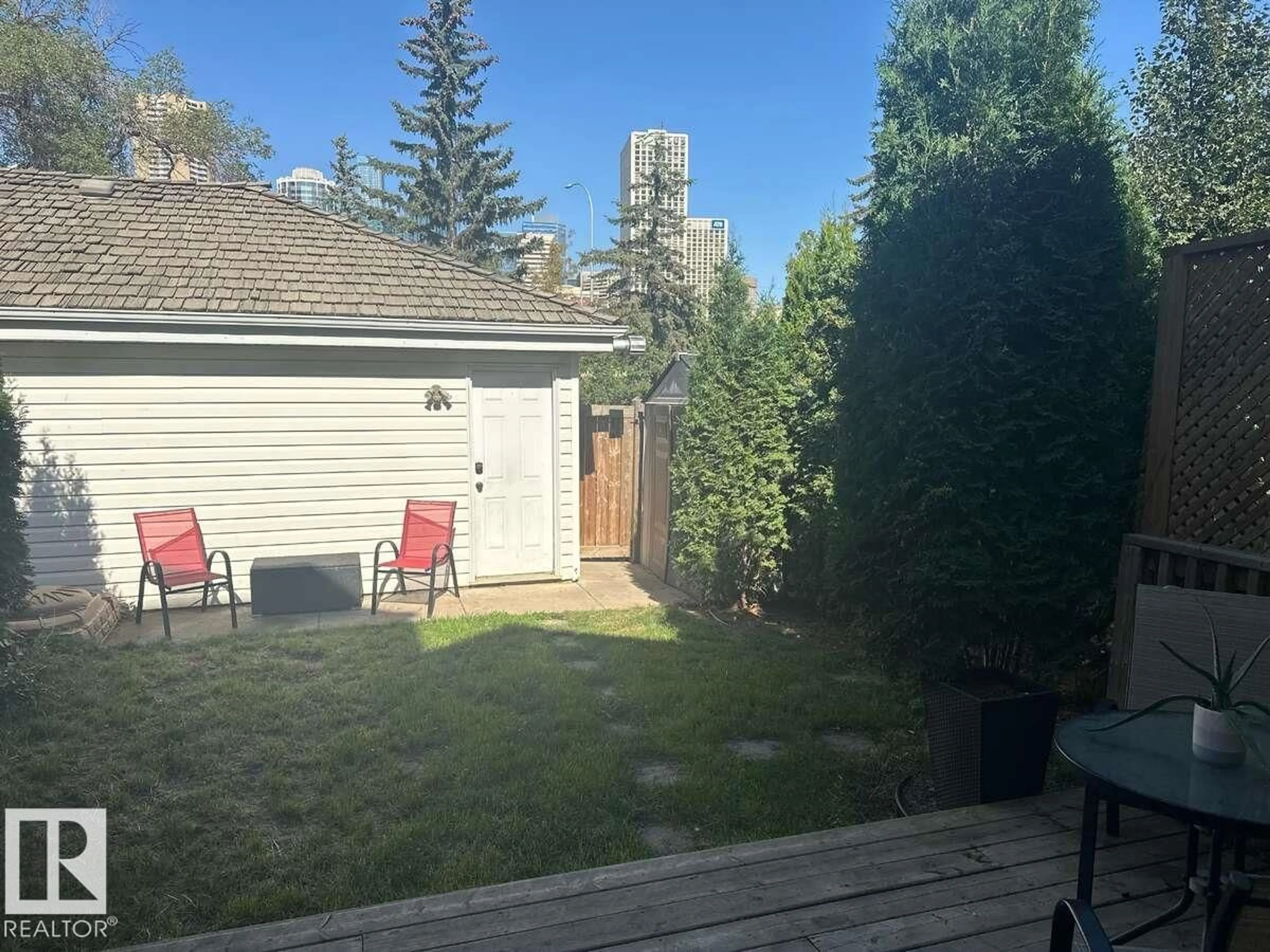 Patio, unknown for 10020 97 AV, Edmonton Alberta T5K0B1