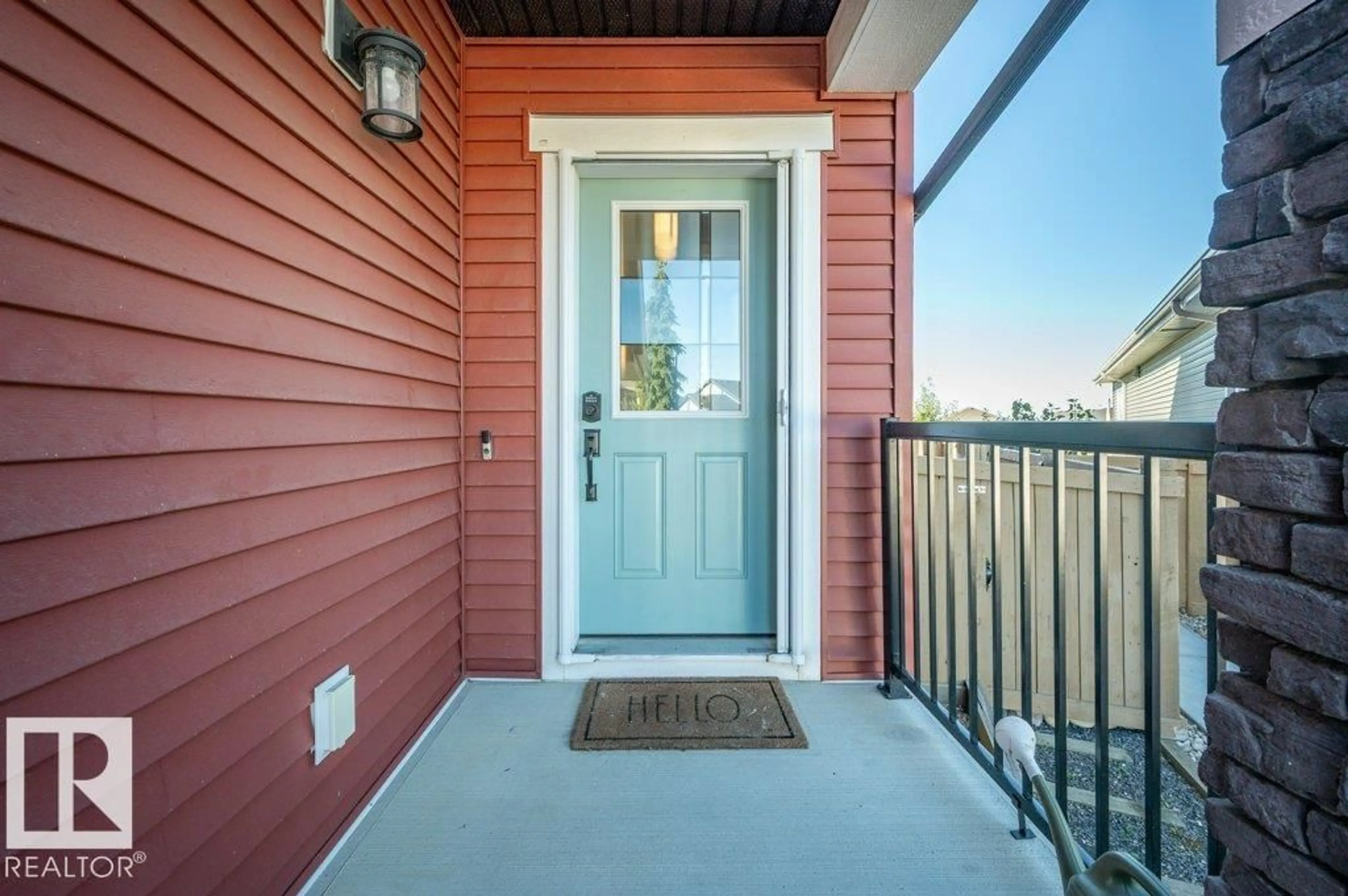 Indoor entryway for SW - 6123 19 AV, Edmonton Alberta T5X2A4