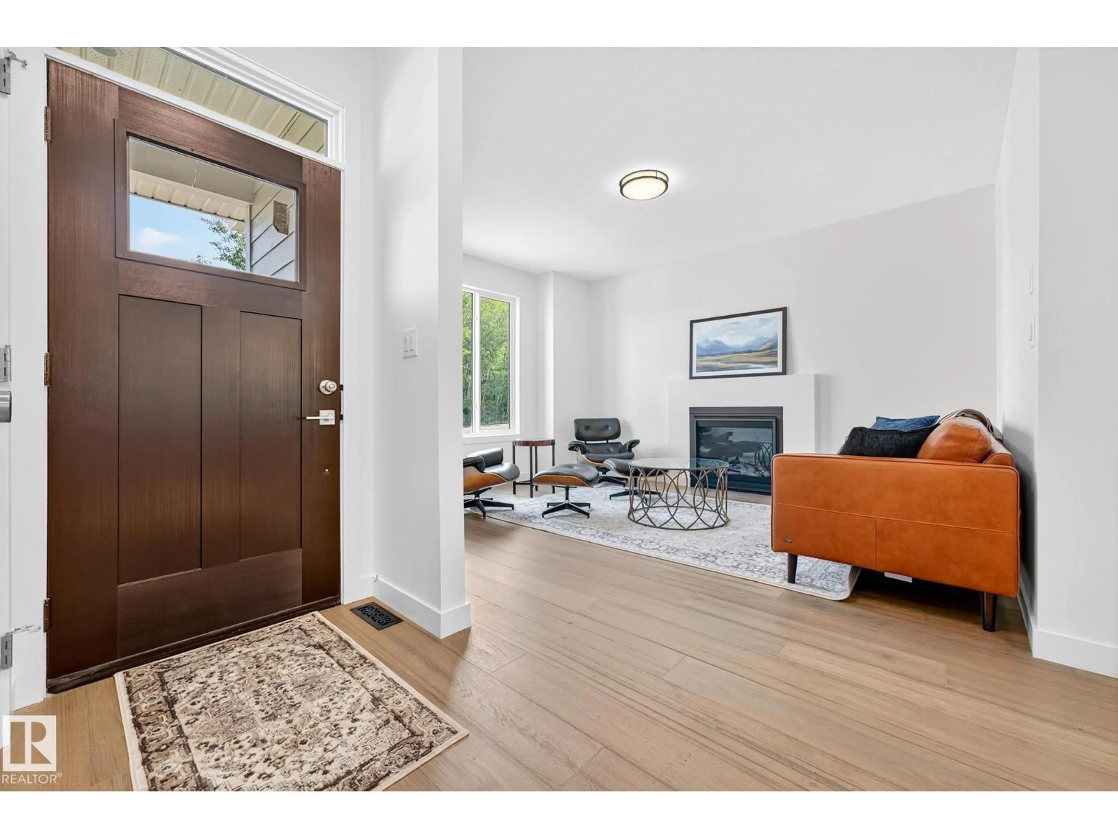 Indoor entryway for 112 HERON POINT CL, Rural Wetaskiwin County Alberta T0C2V0