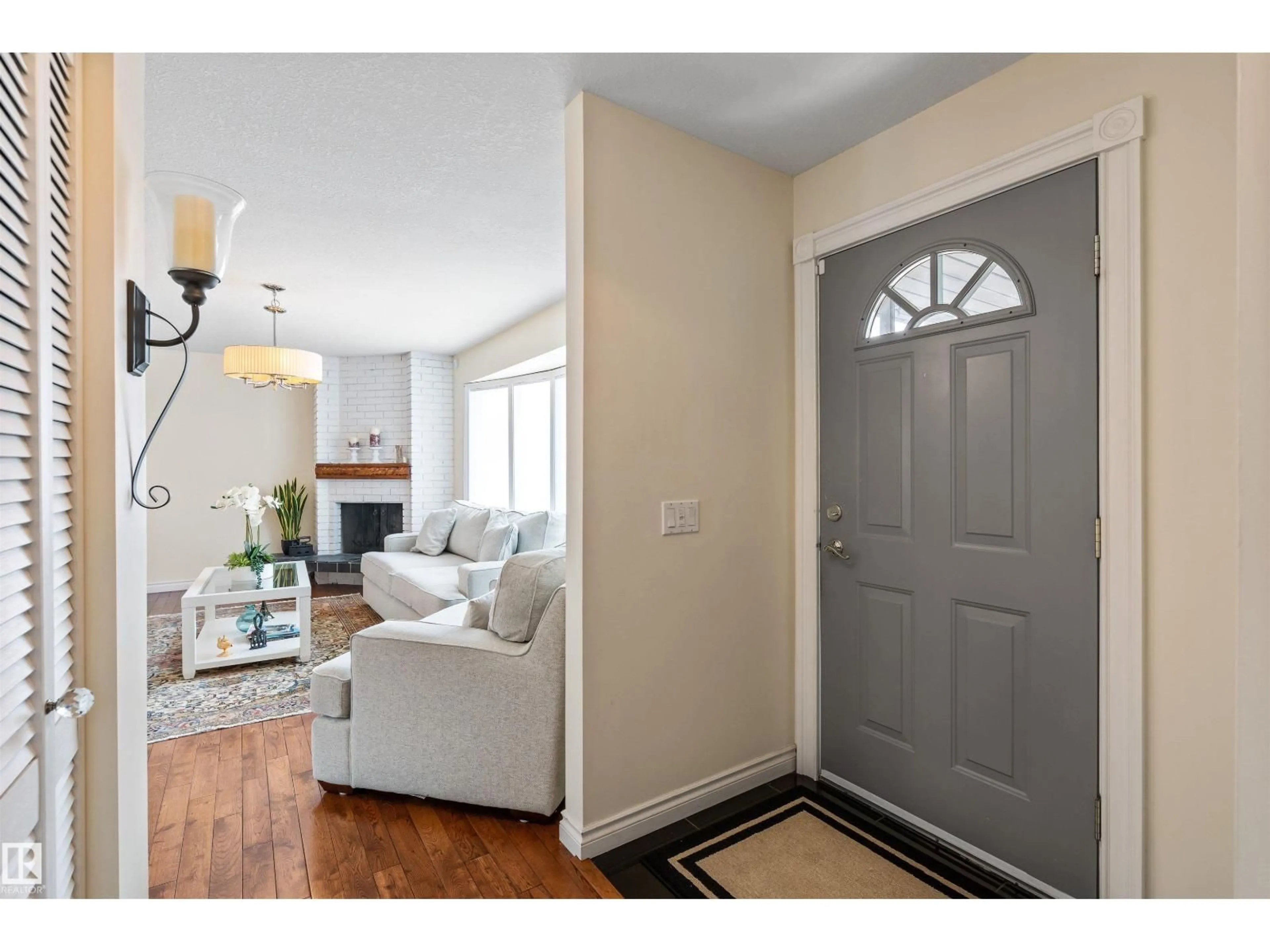 Indoor entryway for NW - 12803 47 ST, Edmonton Alberta T5A2J8