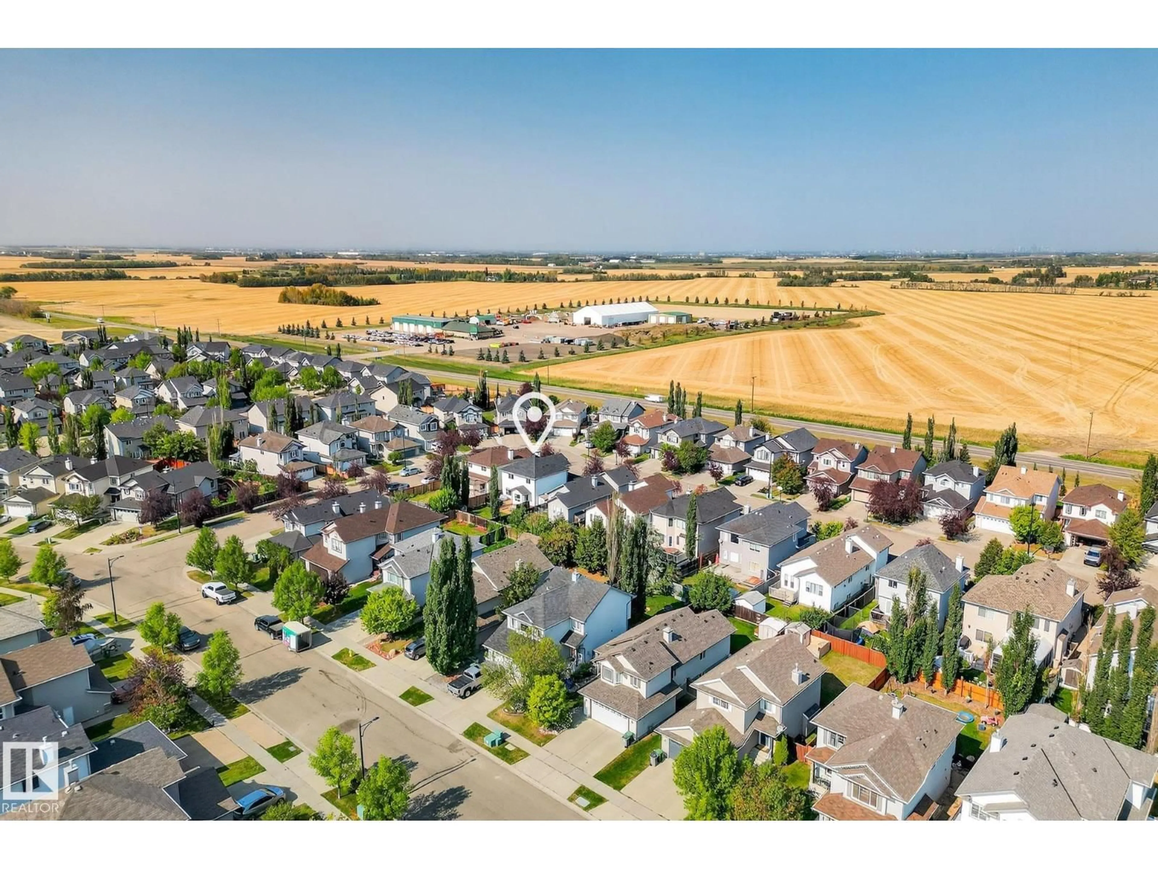 A pic from outside/outdoor area/front of a property/back of a property/a pic from drone, street for 133 RUE MARQUET, Beaumont Alberta T4X1W3
