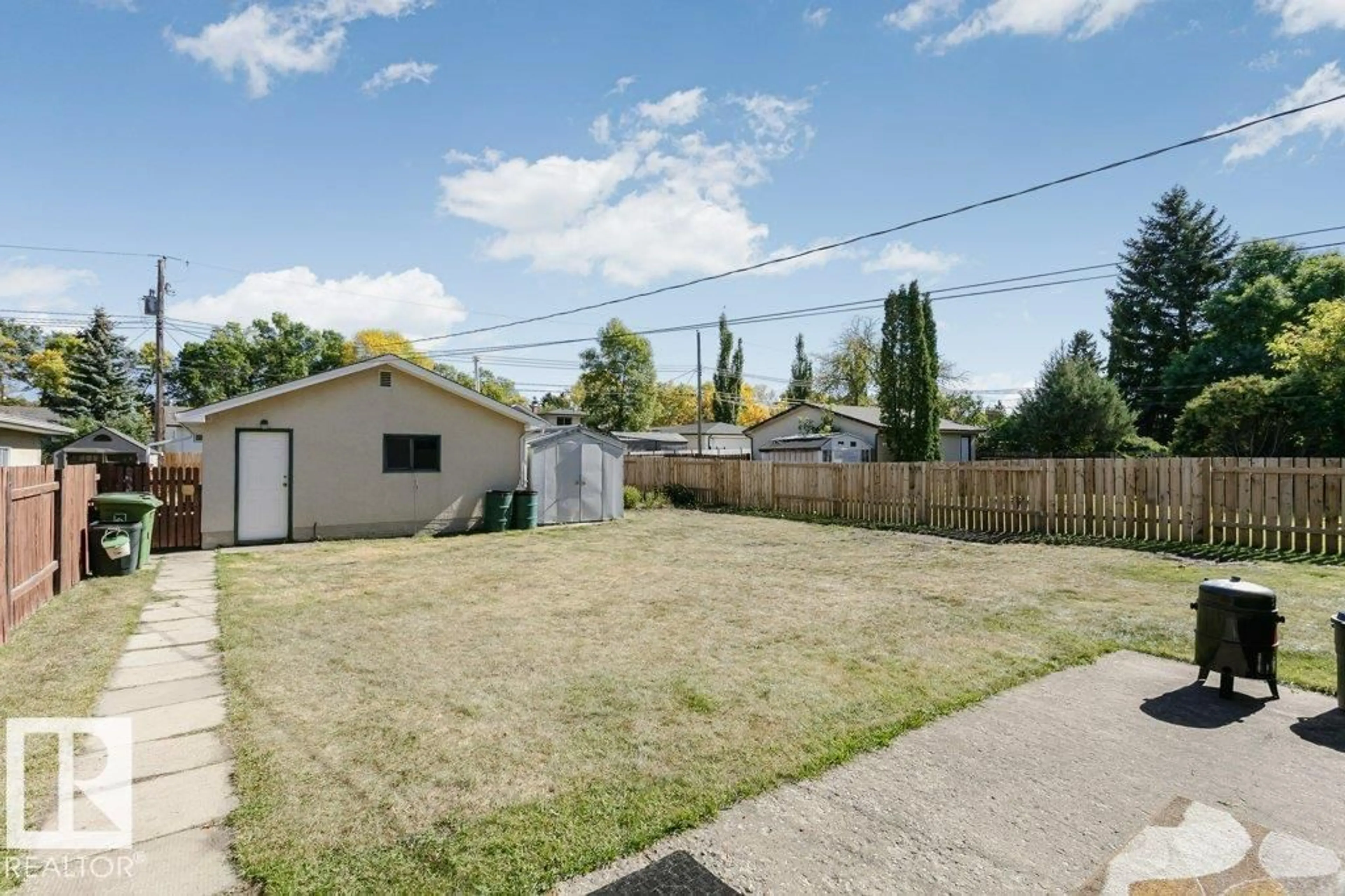 A pic from outside/outdoor area/front of a property/back of a property/a pic from drone, street for 9417 97 ST, Fort Saskatchewan Alberta T8L1S9