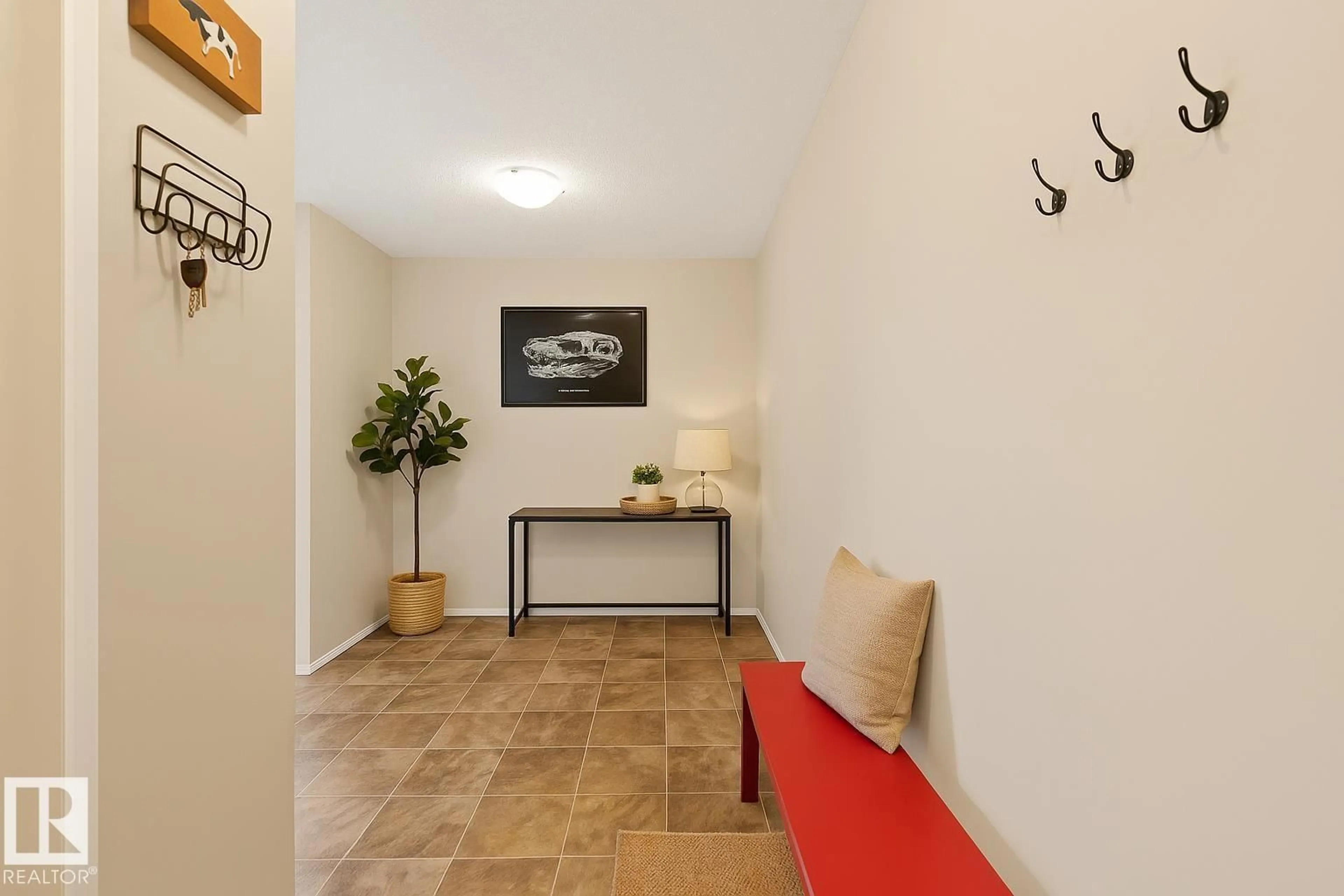 Indoor entryway for #402 - 1080 MCCONACHIE BLVD, Edmonton Alberta T5Y0X2