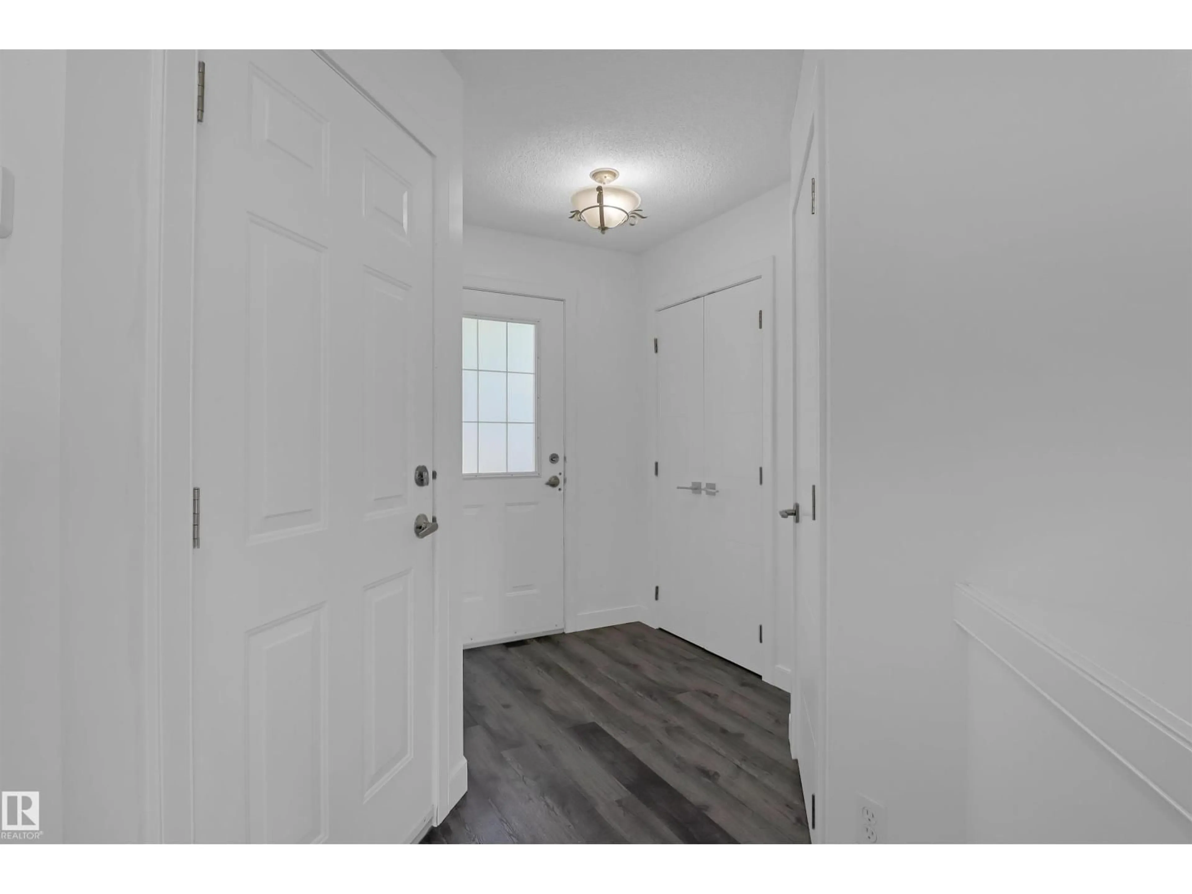 Indoor entryway for 13 - 4020 21 ST, Edmonton Alberta T6T1T8