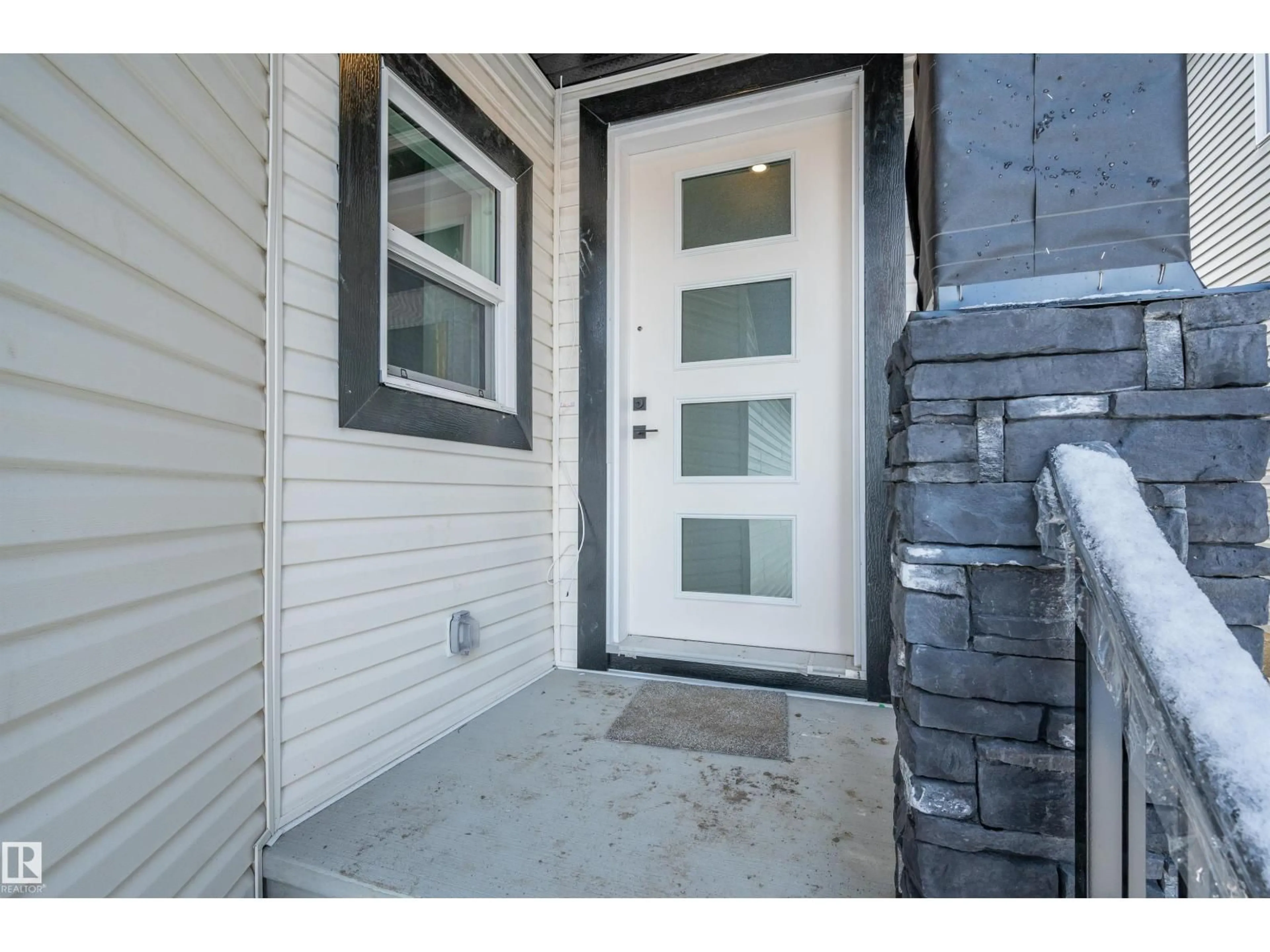 Indoor entryway for 37 BLACKBIRD BN, Fort Saskatchewan Alberta T8L0G6