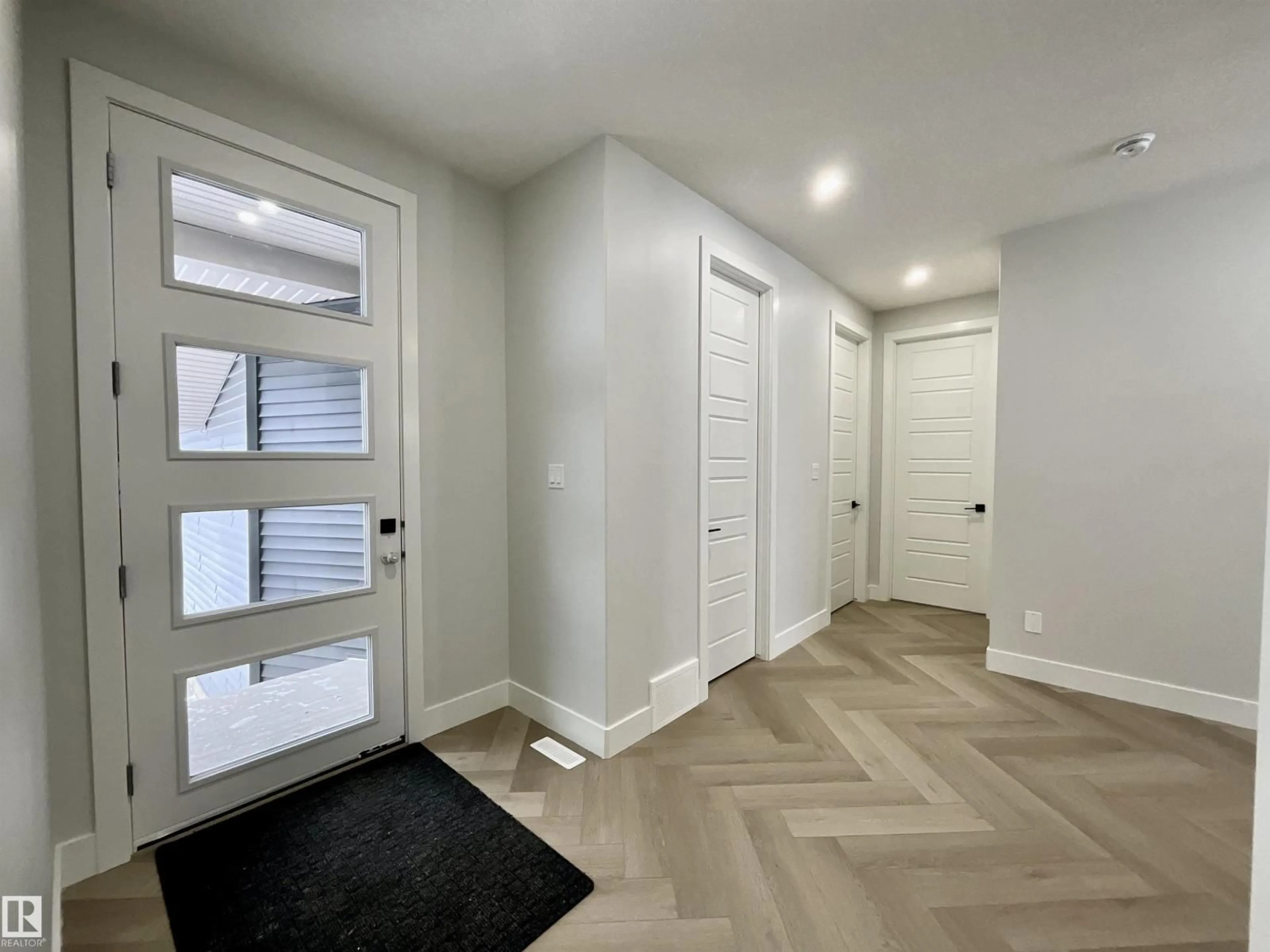 Indoor entryway for 25 BAKER ST, Ardrossan Alberta T8E0B6