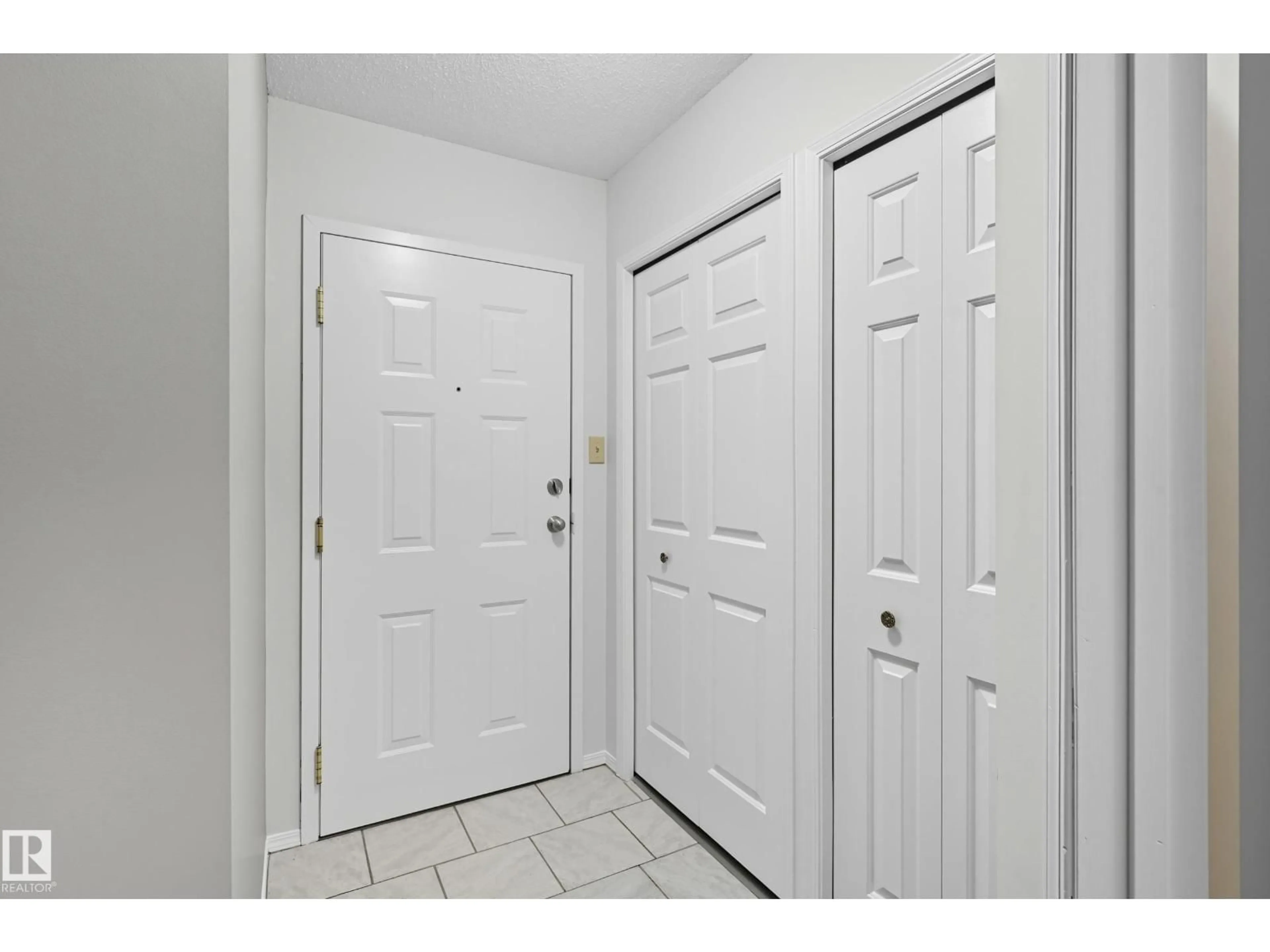 Indoor entryway for #306 - 10504 77 AV, Edmonton Alberta T6E1N1