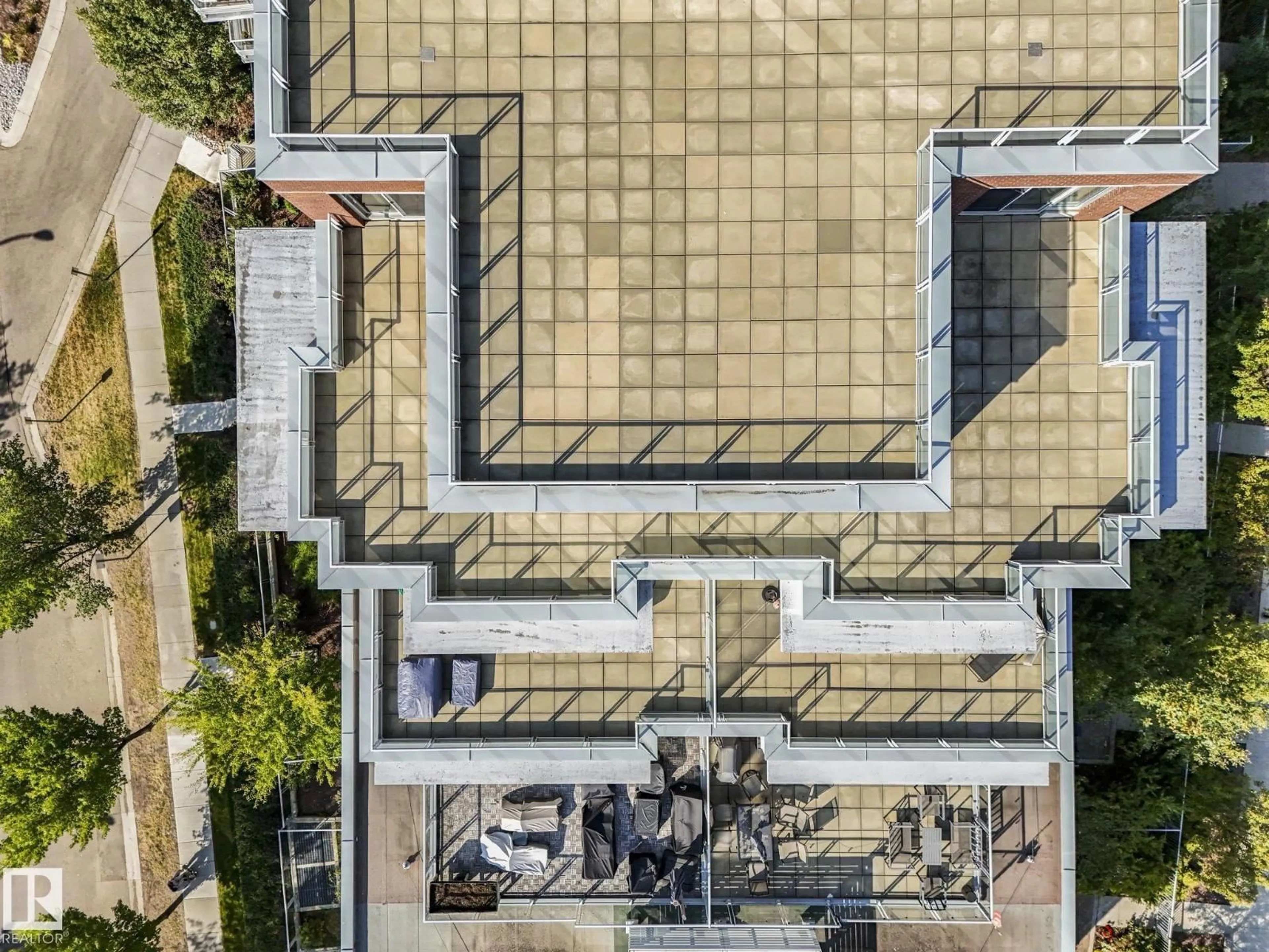 A pic from outside/outdoor area/front of a property/back of a property/a pic from drone, unknown for 706 - 2606 109 ST NW, Edmonton Alberta T6J3S9