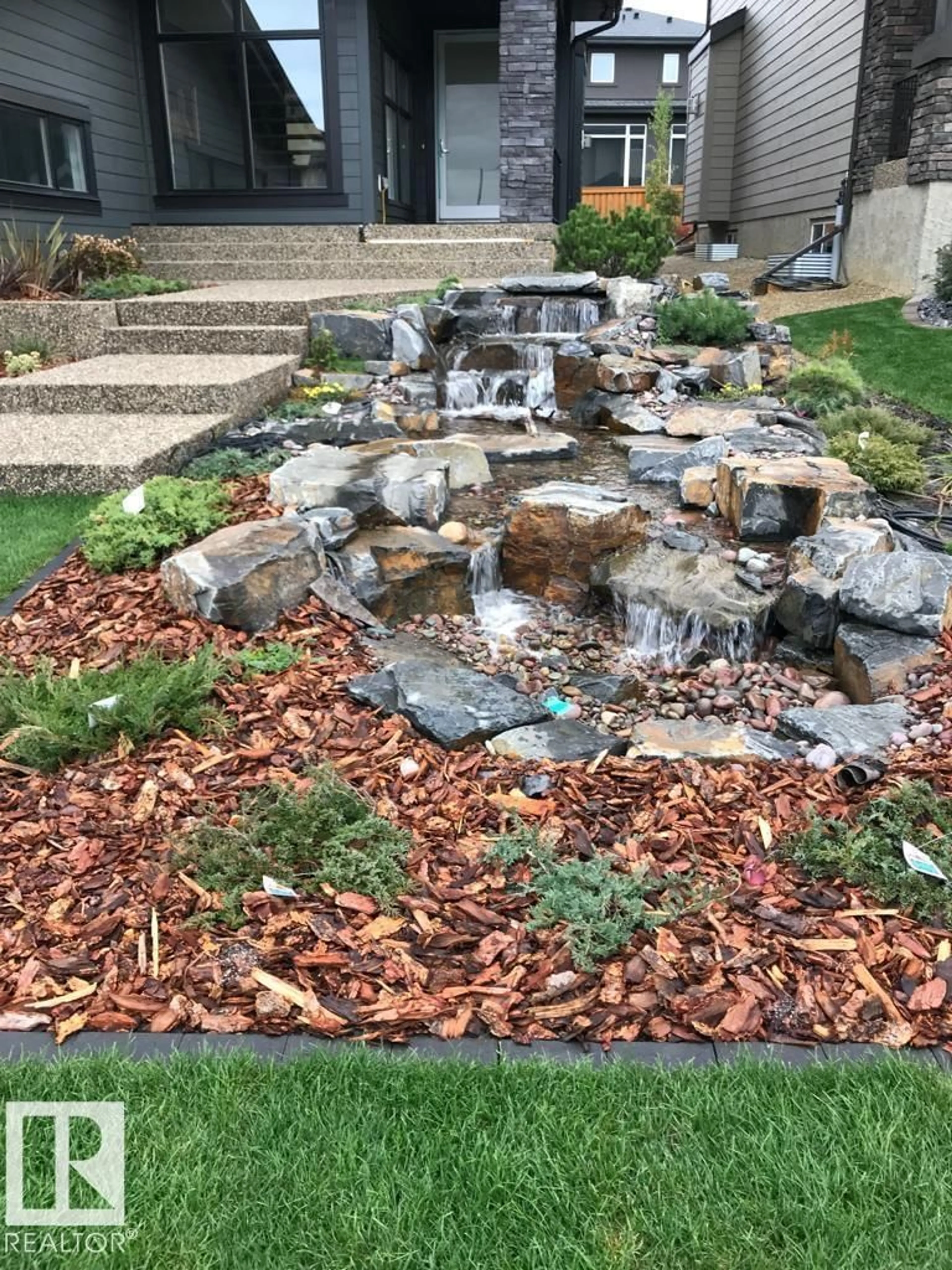 Patio, unknown for 1313 HAINSTOCK WY, Edmonton Alberta T6W3B6