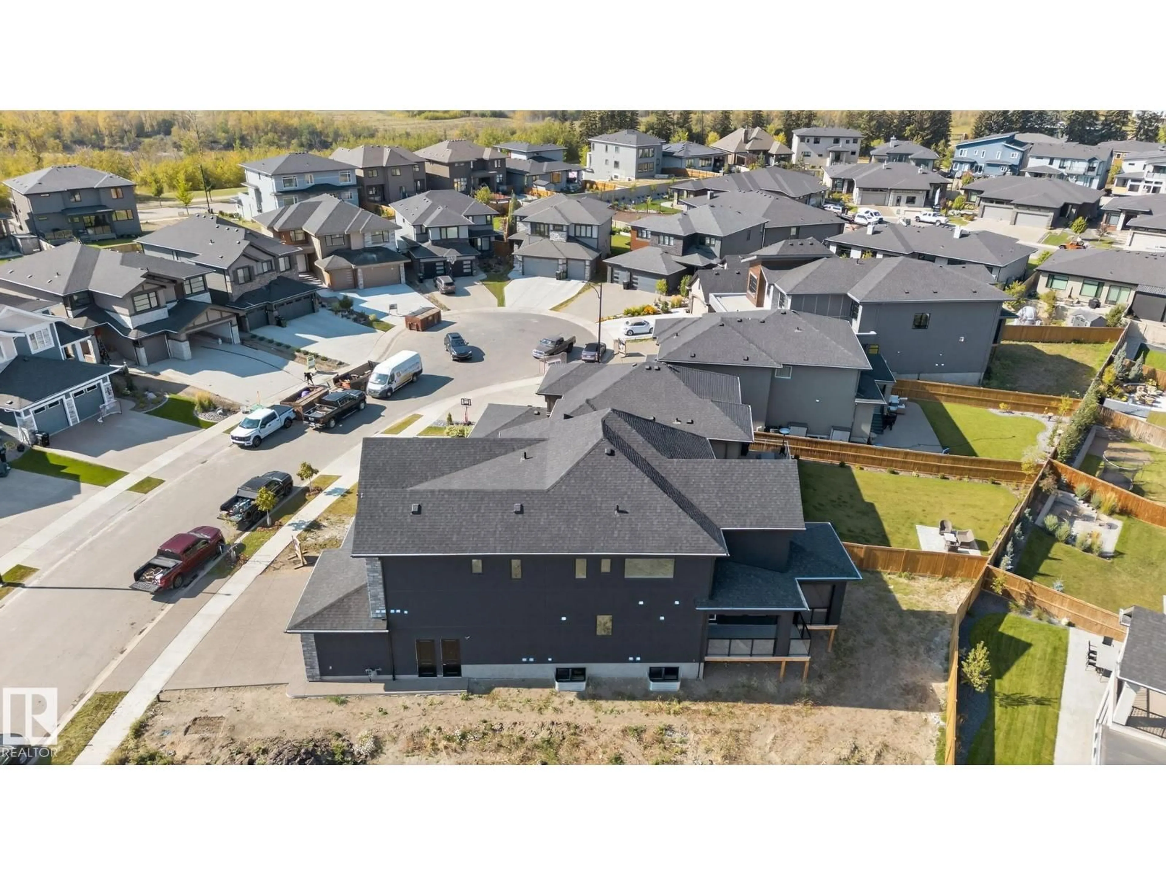 A pic from outside/outdoor area/front of a property/back of a property/a pic from drone, street for SW - 4706 KNIGHT CL, Edmonton Alberta T6W4V6