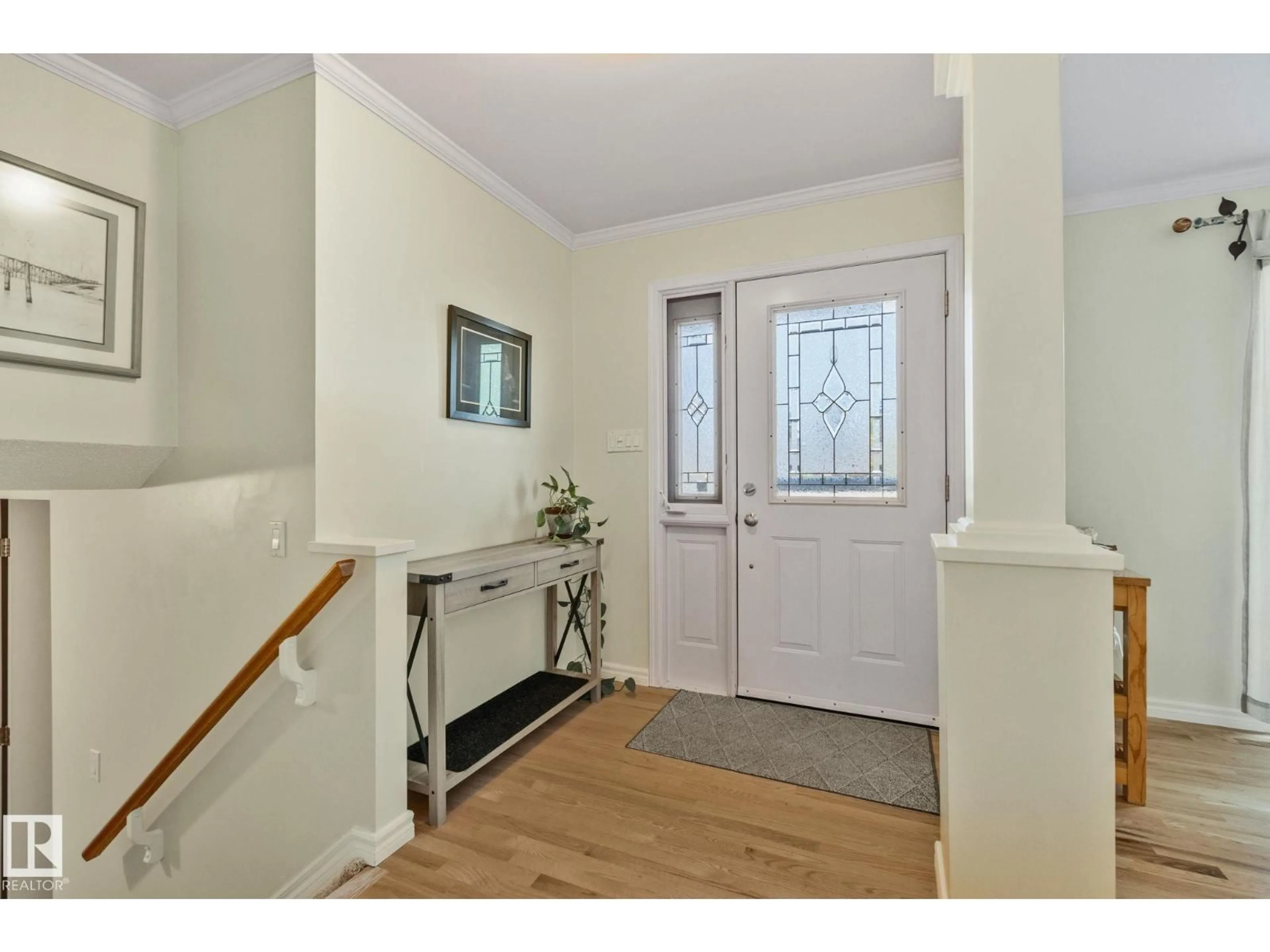 Indoor entryway for NW - 4212 121 ST, Edmonton Alberta T6J1Y8