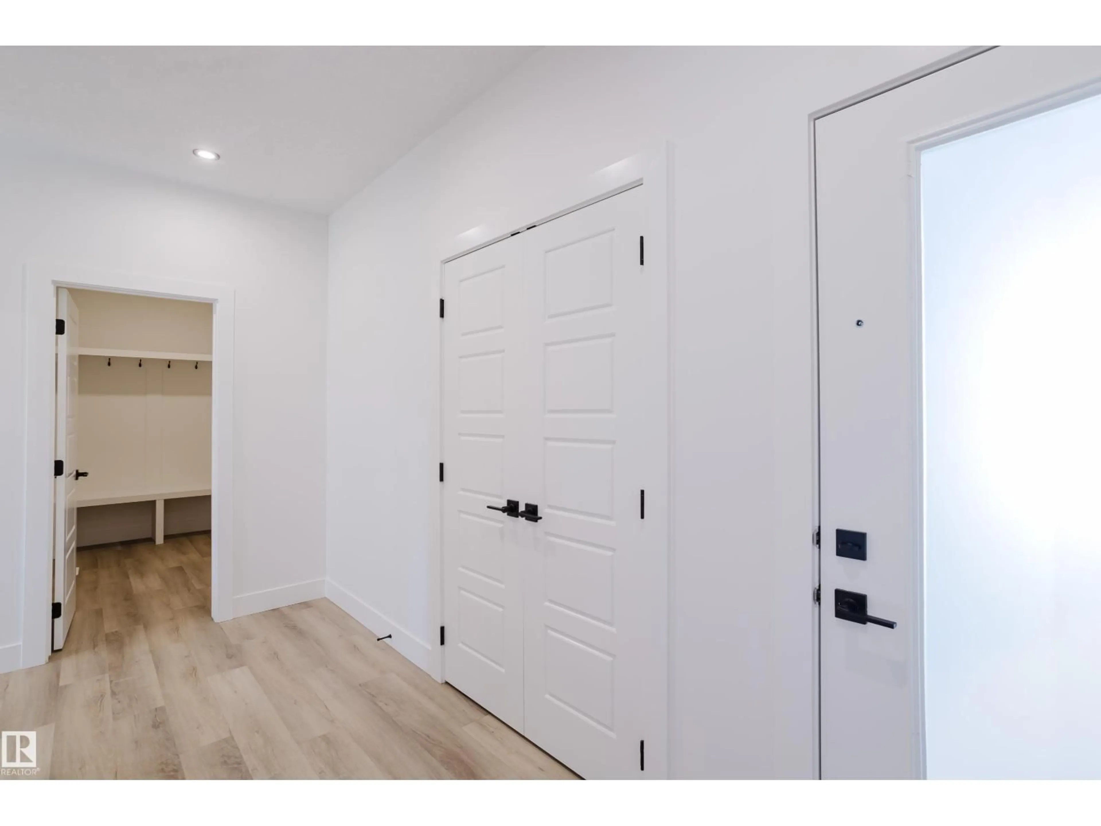 Indoor entryway for 371 BLUFF CV, Leduc Alberta T9E1M9
