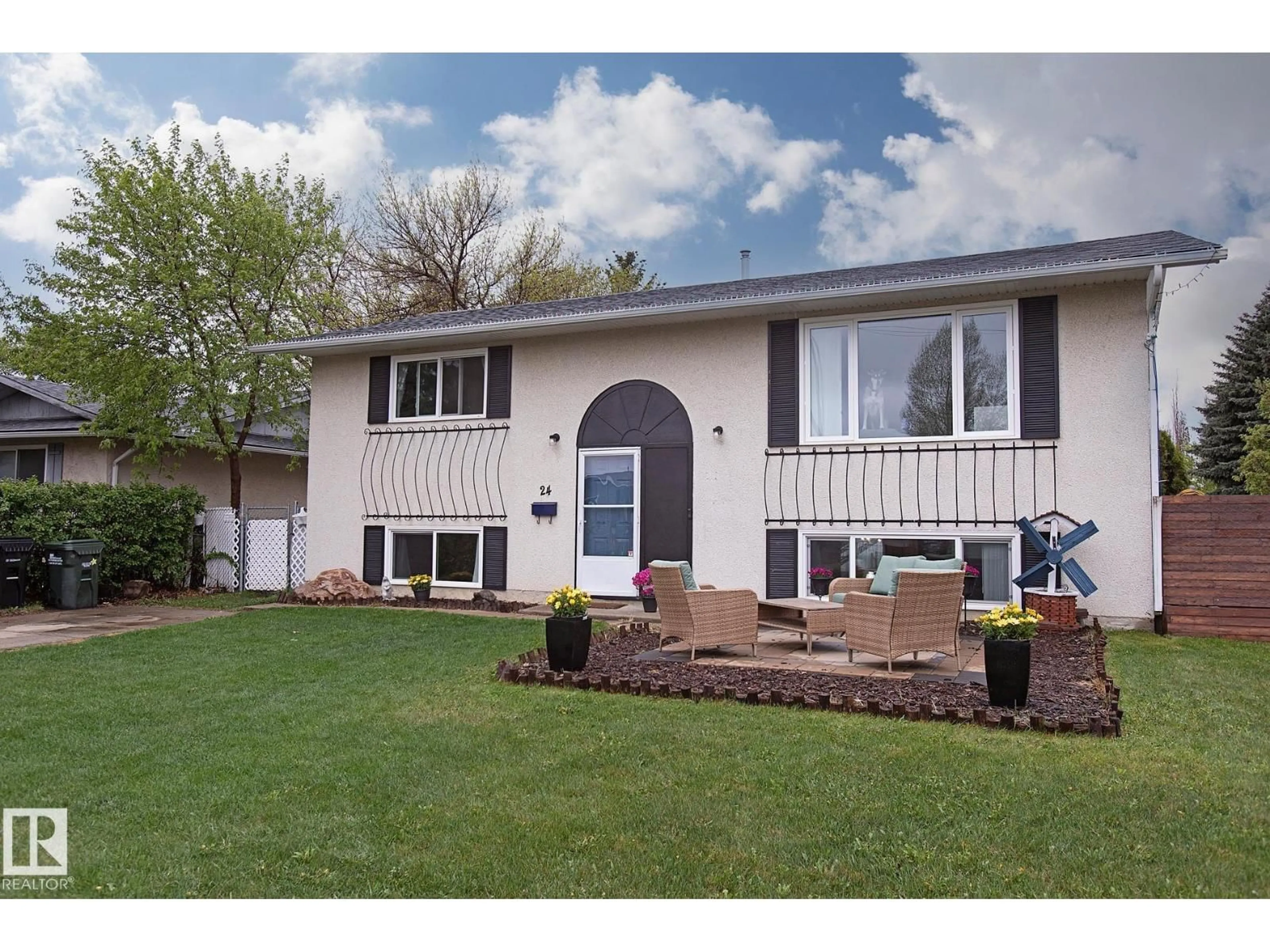 Home with vinyl exterior material, street for 24 GALVESTON AV, Sherwood Park Alberta T8A2N6