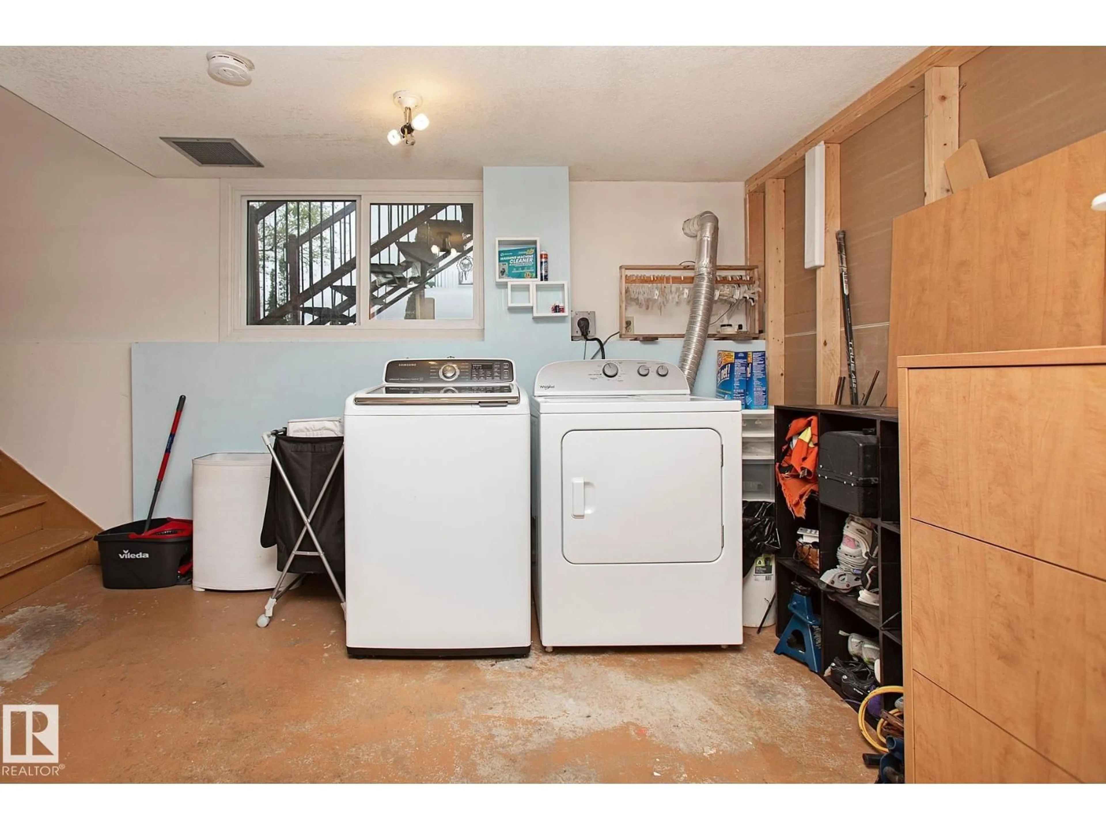 Laundry room for 24 GALVESTON AV, Sherwood Park Alberta T8A2N6