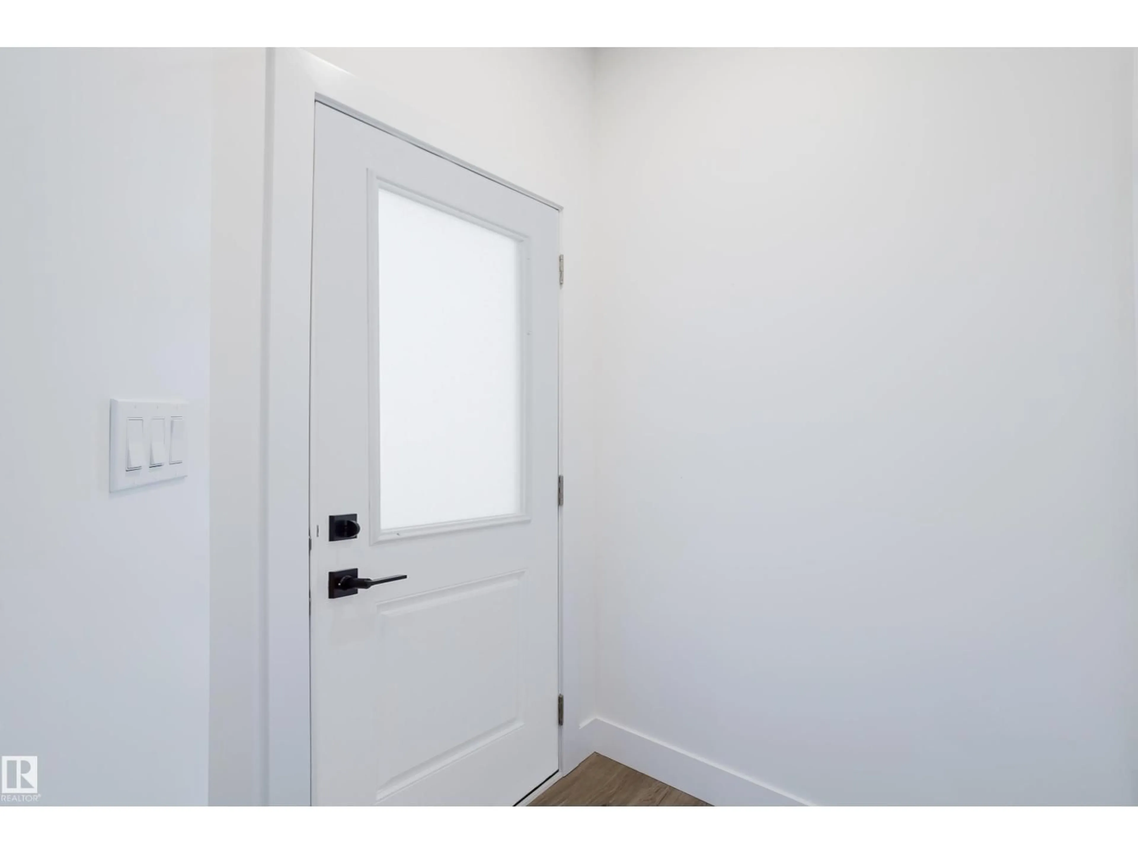Indoor entryway for 333 BLUFF CV, Leduc Alberta T9E1S2