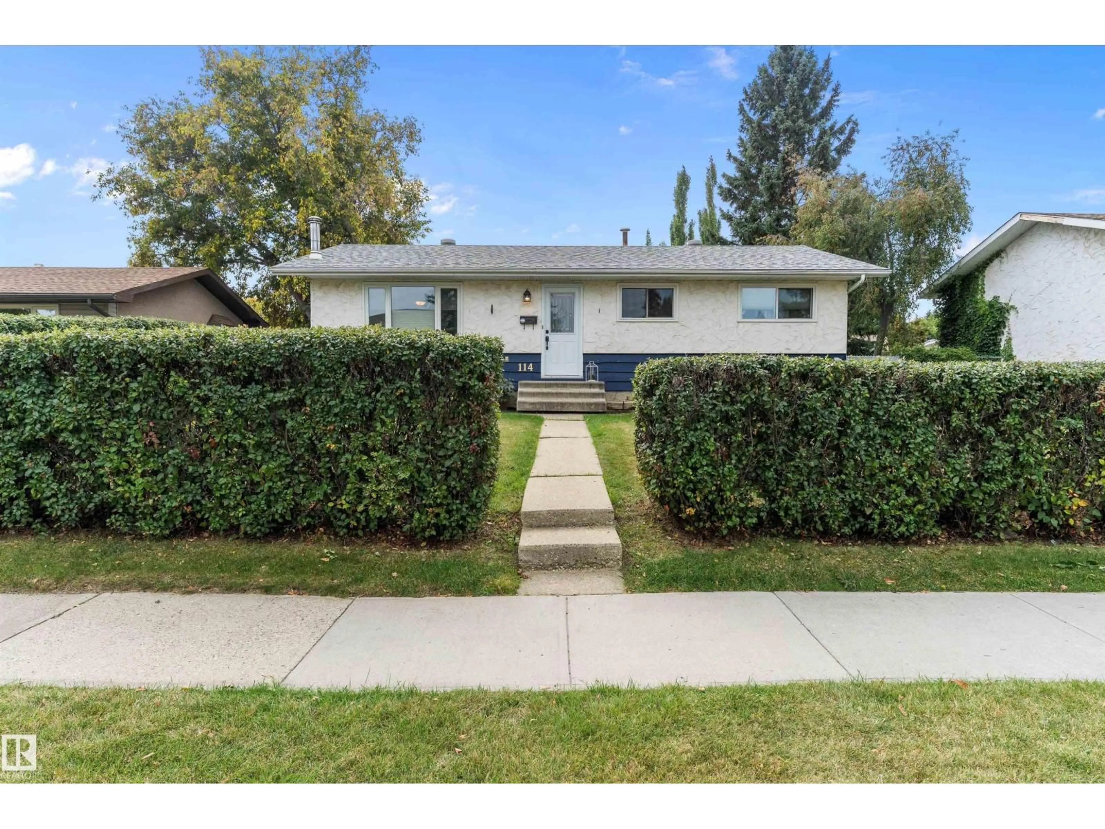 Home with vinyl exterior material, street for 114 BROOKWOOD DR, Spruce Grove Alberta T7X1G8