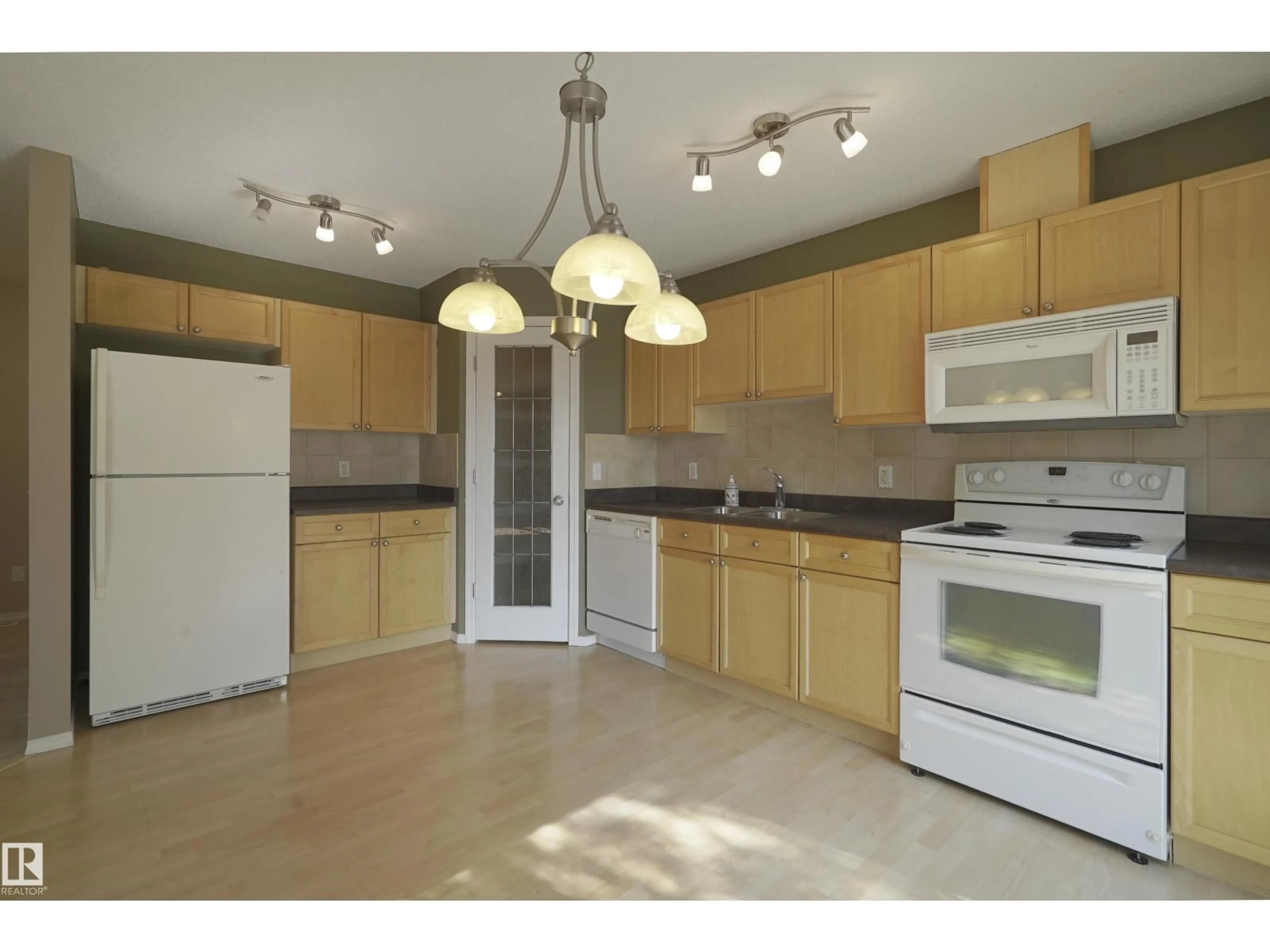 Standard kitchen, unknown for 450 - 39 HYNDMAN CR, Edmonton Alberta T5A0E2