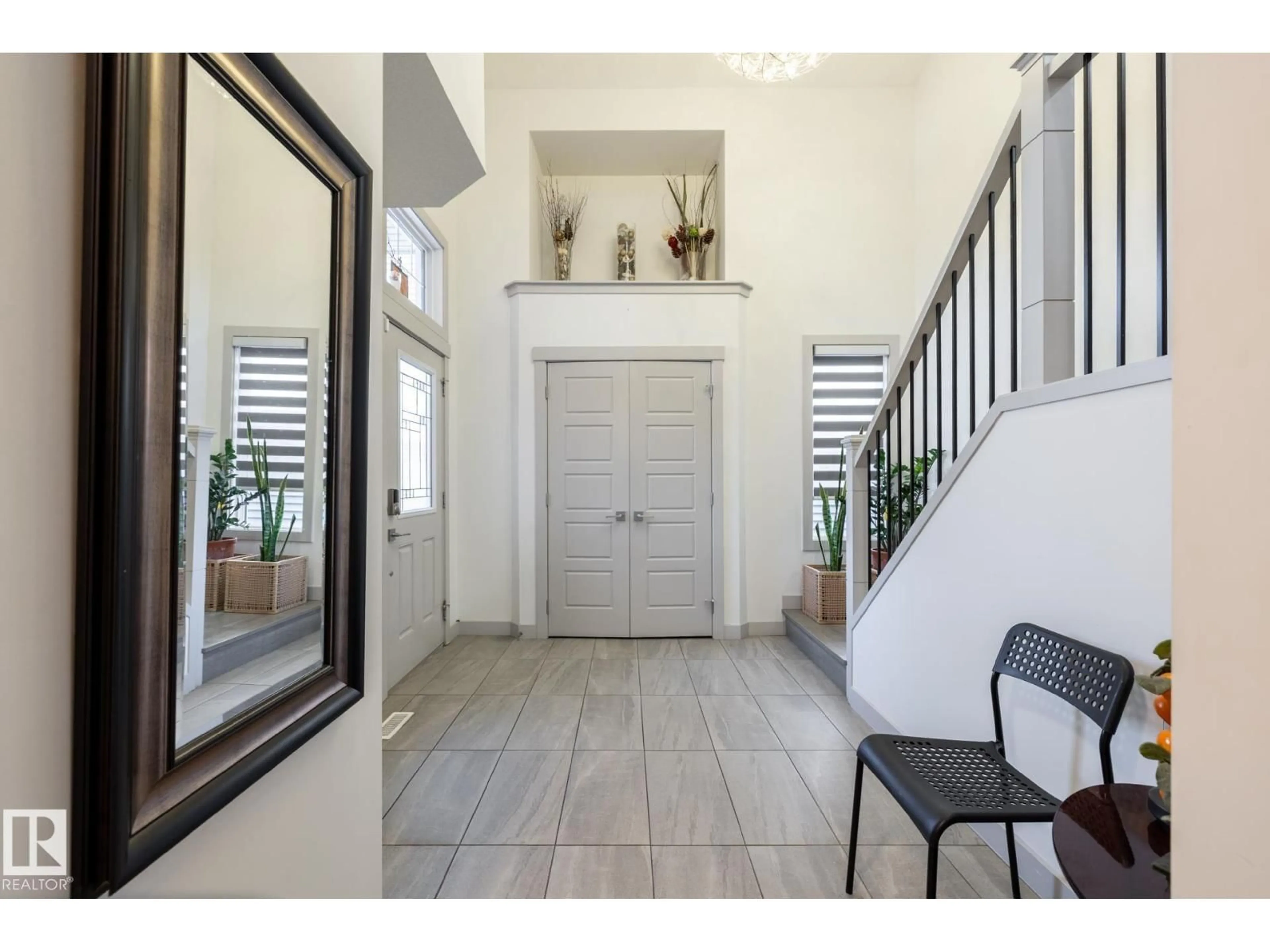 Indoor entryway for 2548 WONNACOTT LO, Edmonton Alberta T6X2K6