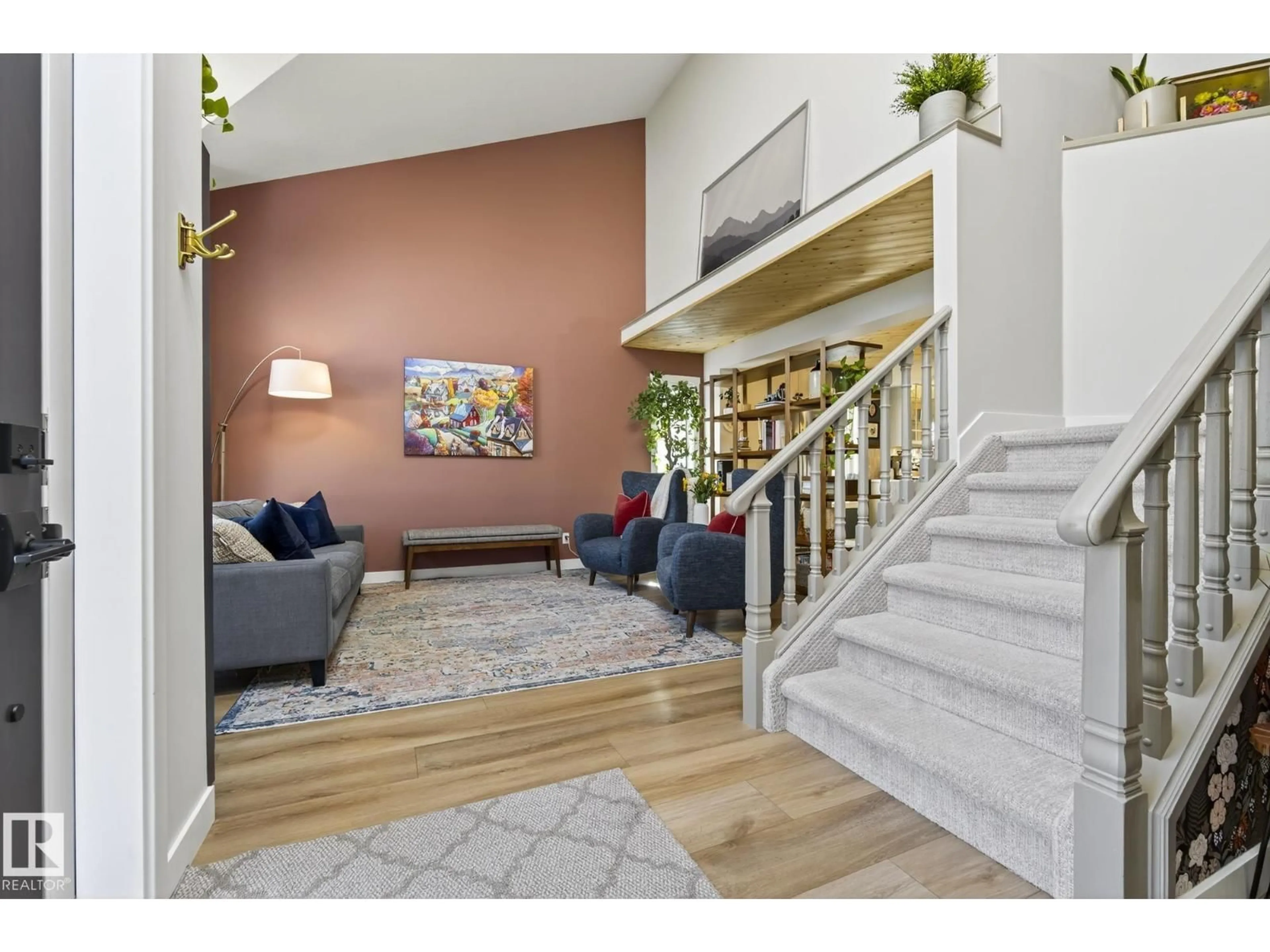Indoor entryway for 715 BURLEY DR, Edmonton Alberta T6R1W7