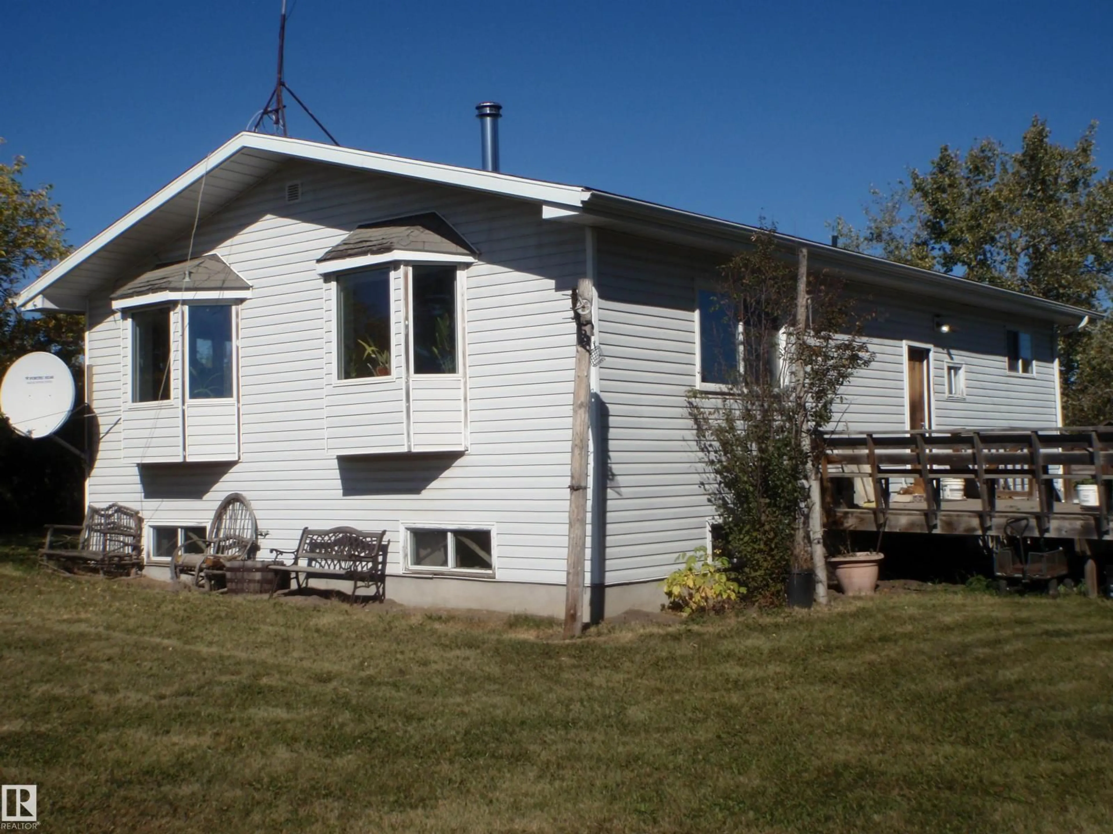 Home with vinyl exterior material, unknown for 56329 RG RD 22, Rural Lac Ste. Anne County Alberta T0E1V0