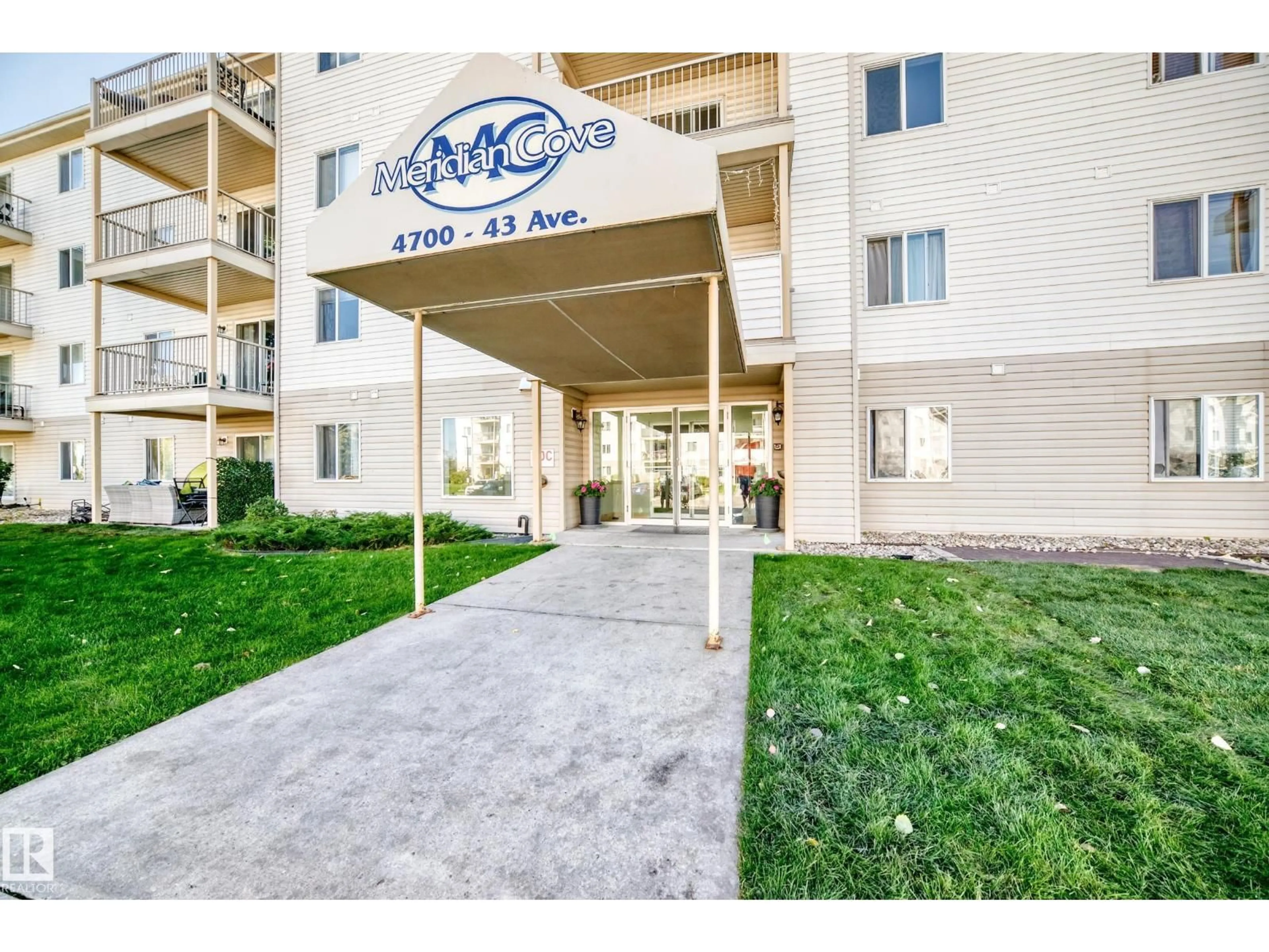 Indoor foyer for #409 - 4700 43 AV, Stony Plain Alberta T7Z2S6