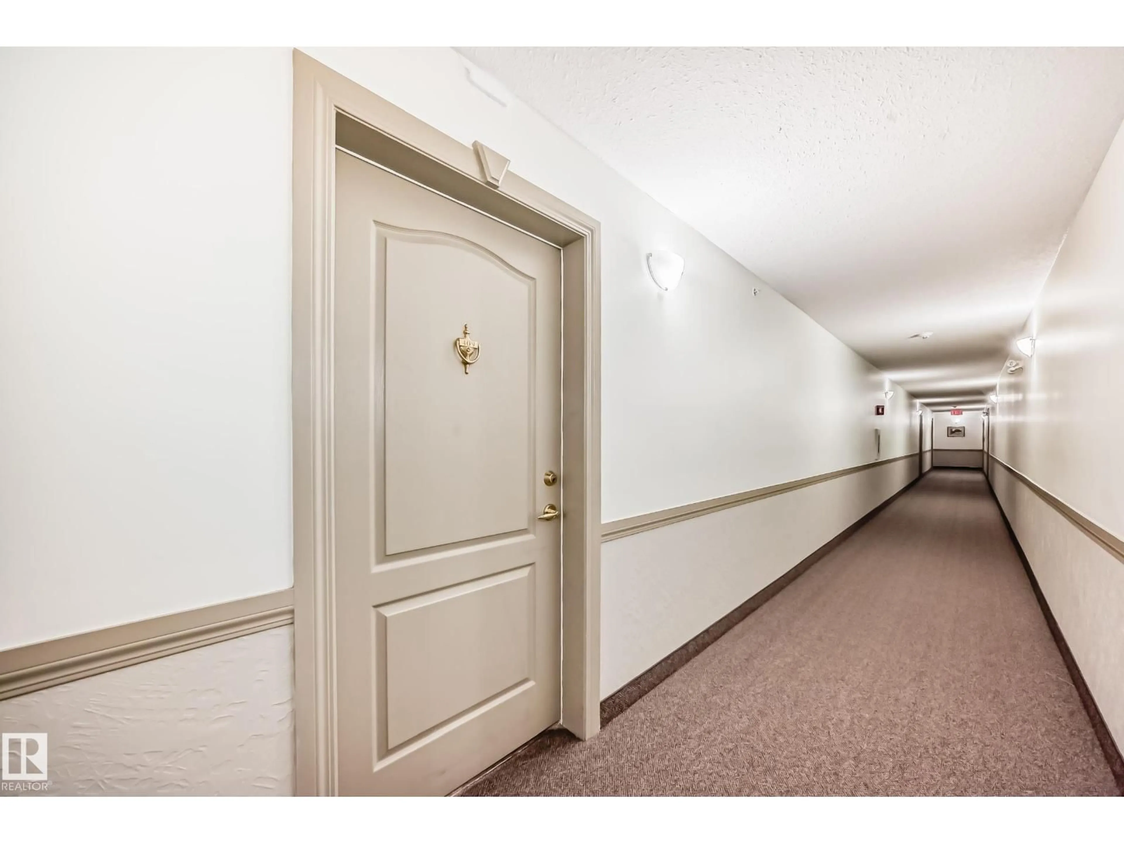 Indoor foyer for #409 - 4700 43 AV, Stony Plain Alberta T7Z2S6