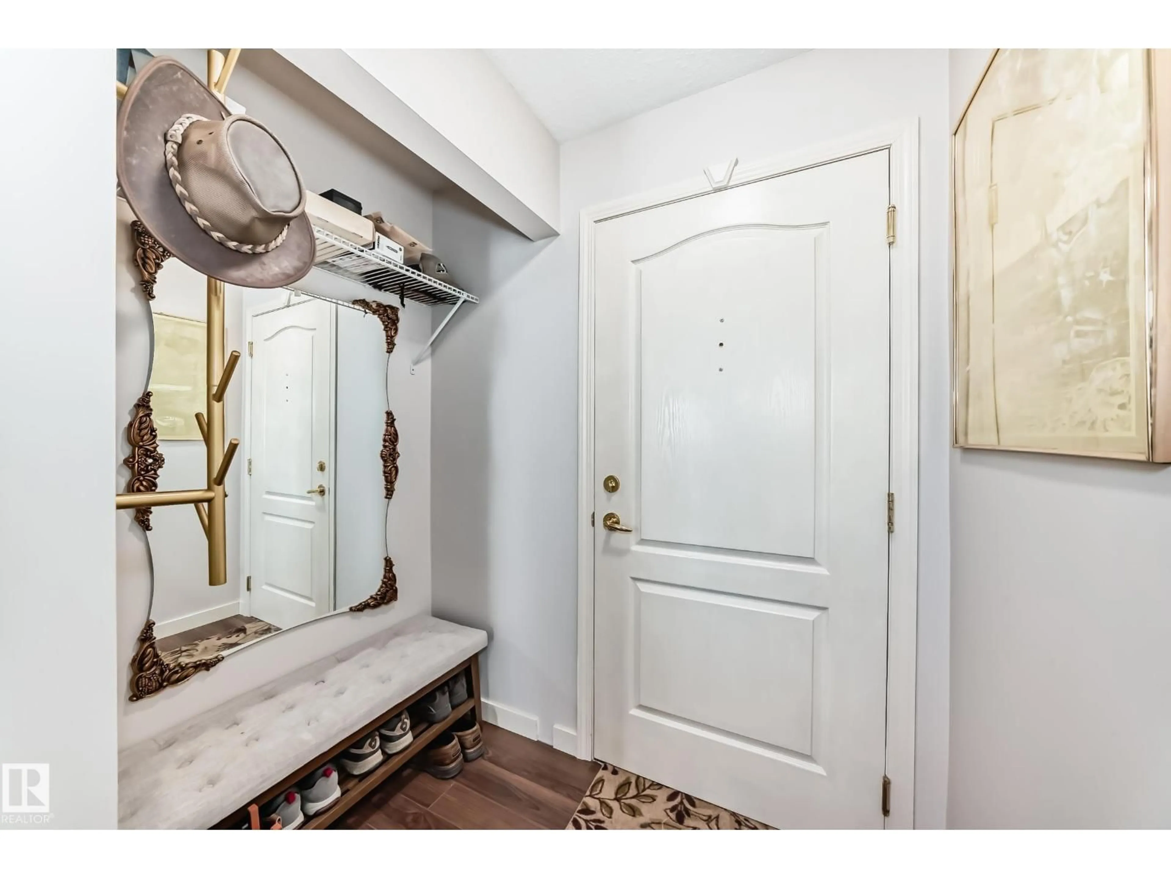 Indoor entryway for #409 - 4700 43 AV, Stony Plain Alberta T7Z2S6