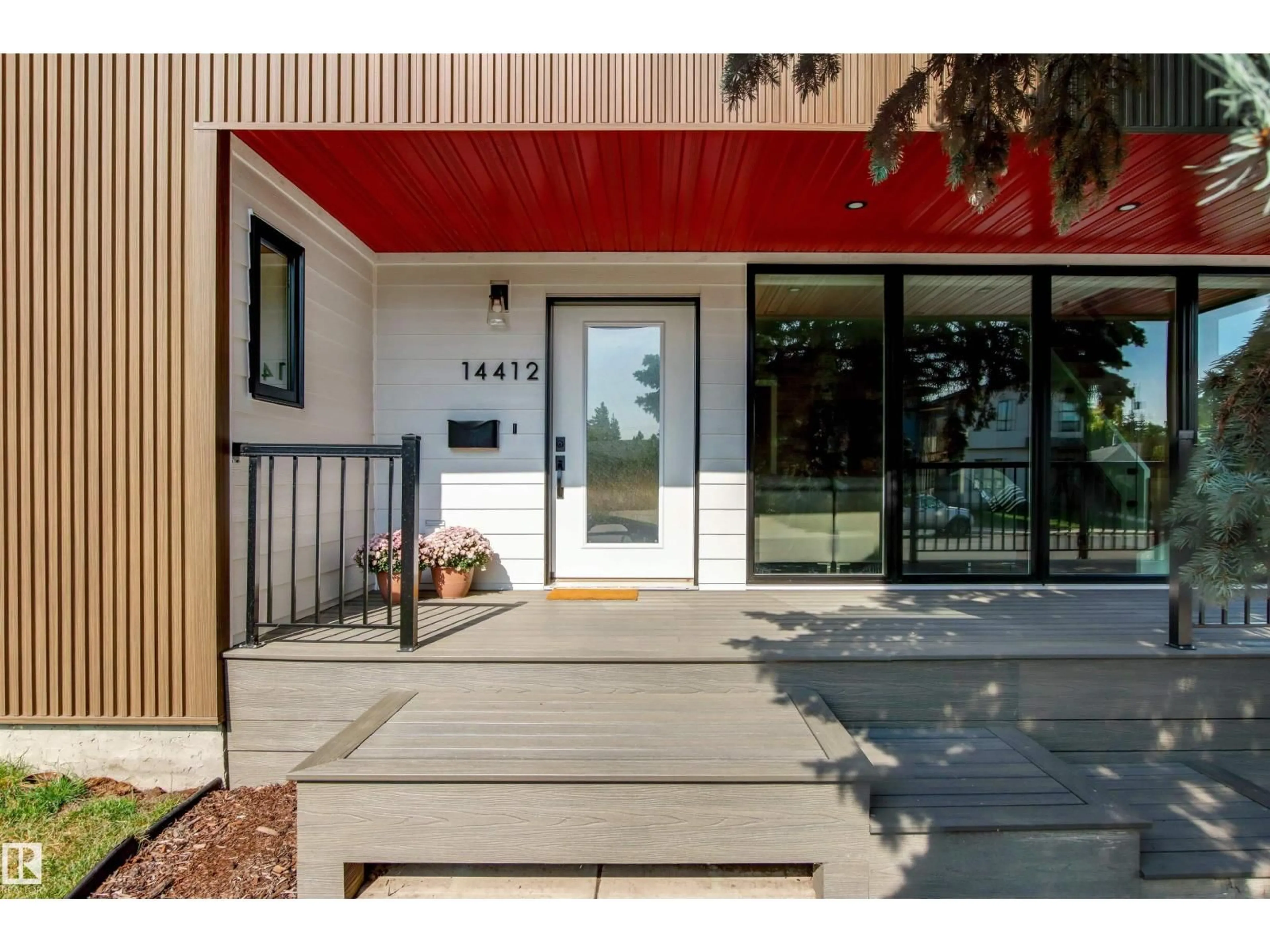 Indoor entryway for NW - 14412 80 AV, Edmonton Alberta T5K3K3