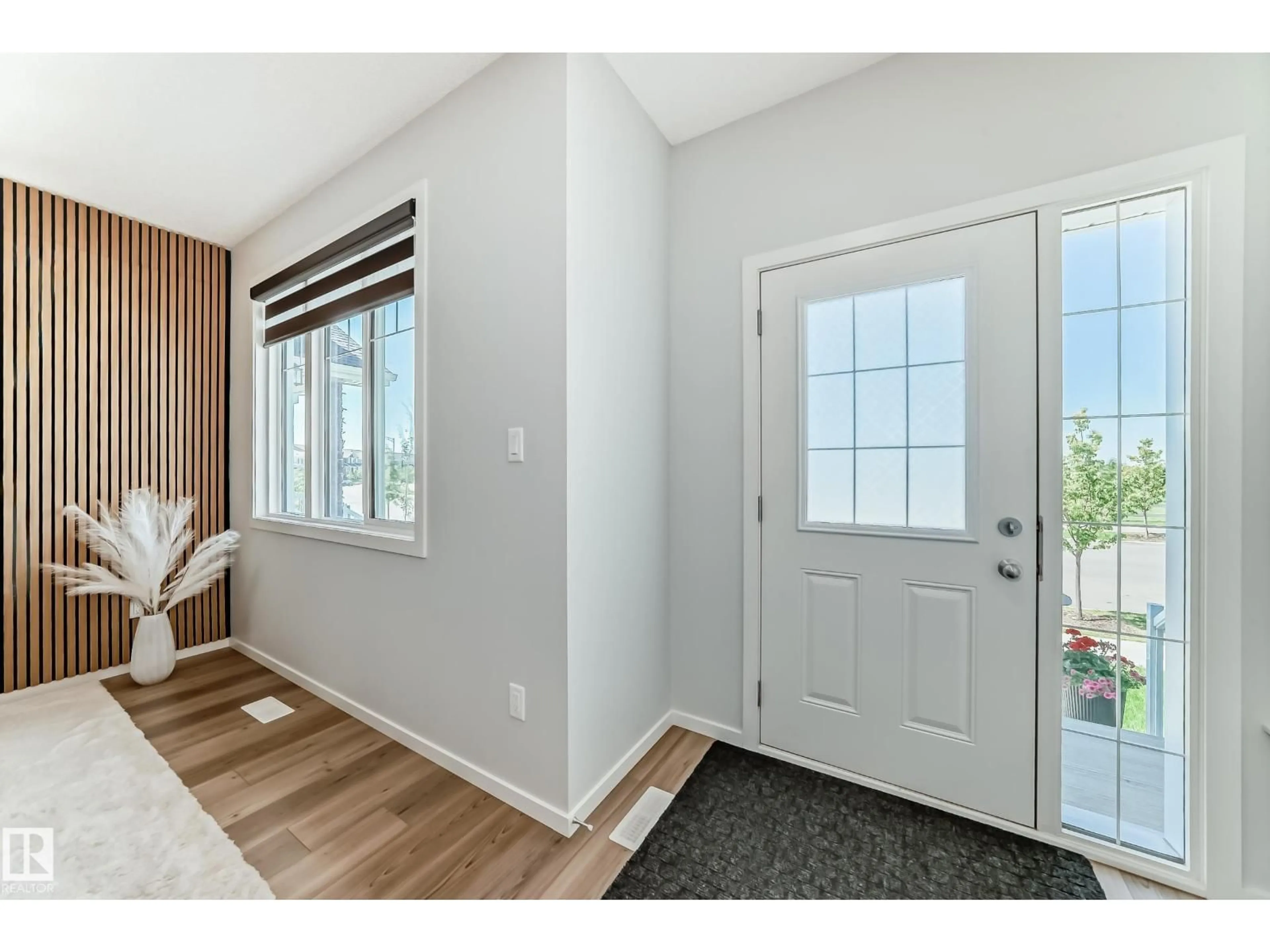 Indoor entryway for 461 GLENRIDDING RAVINE DR, Edmonton Alberta T6W4X3