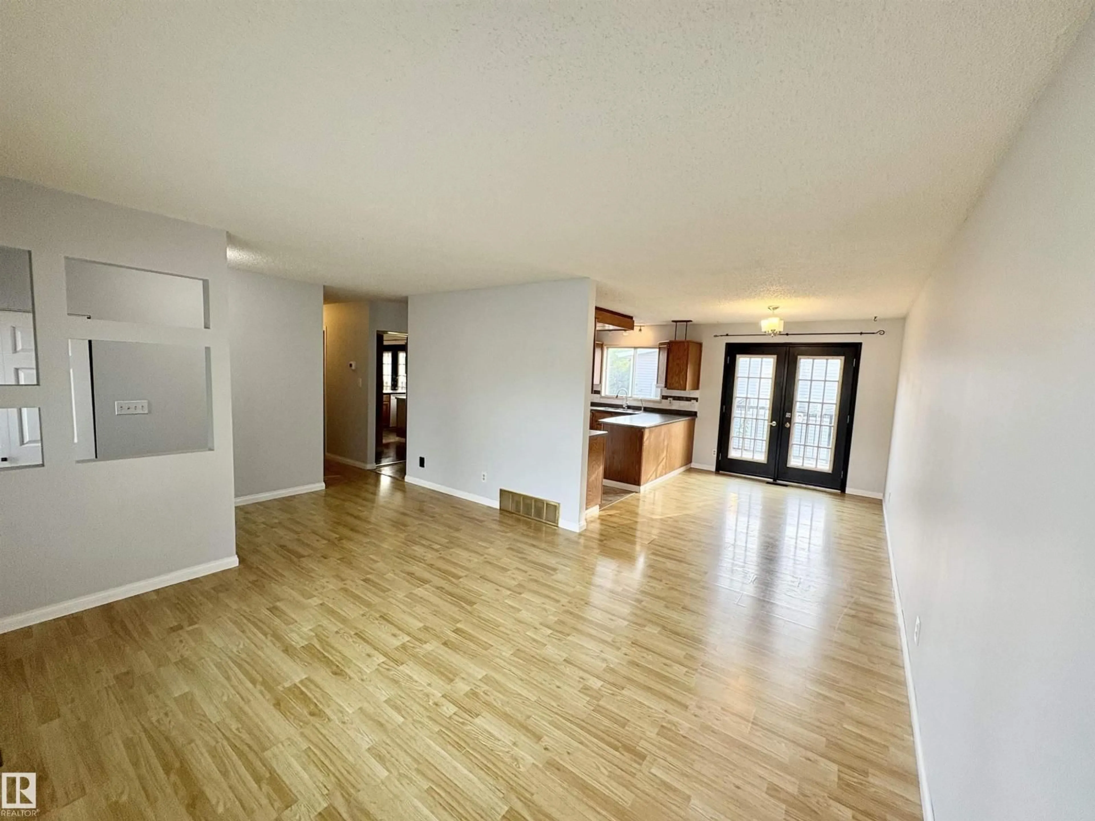 A pic of a room for NW - 12231 44 ST, Edmonton Alberta T5W4Z5