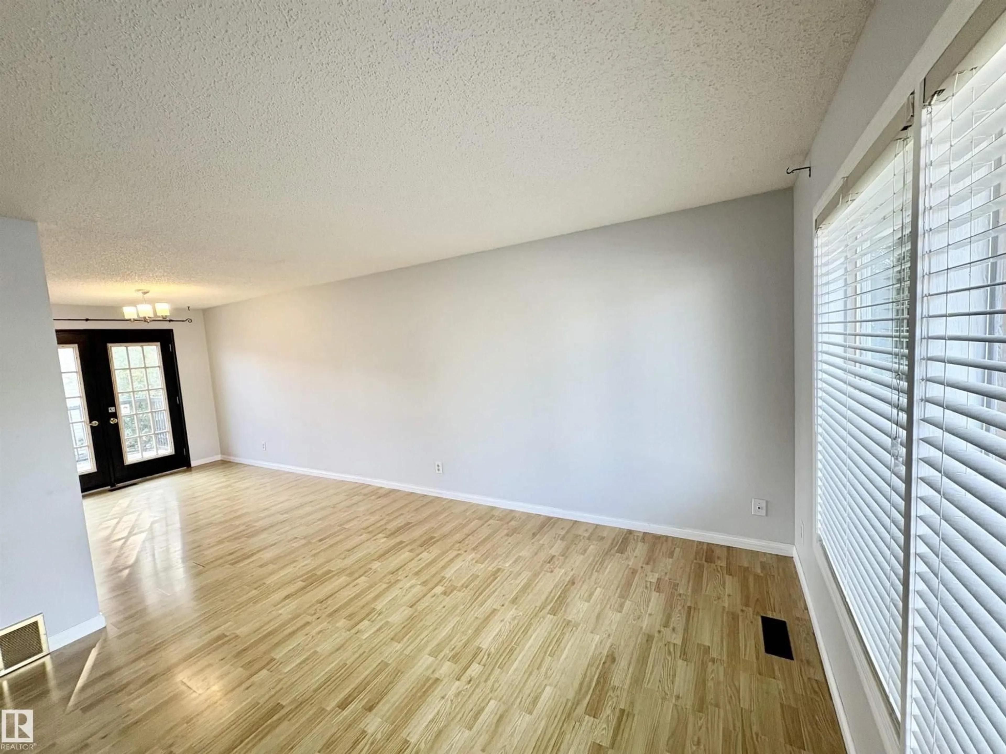 A pic of a room for NW - 12231 44 ST, Edmonton Alberta T5W4Z5