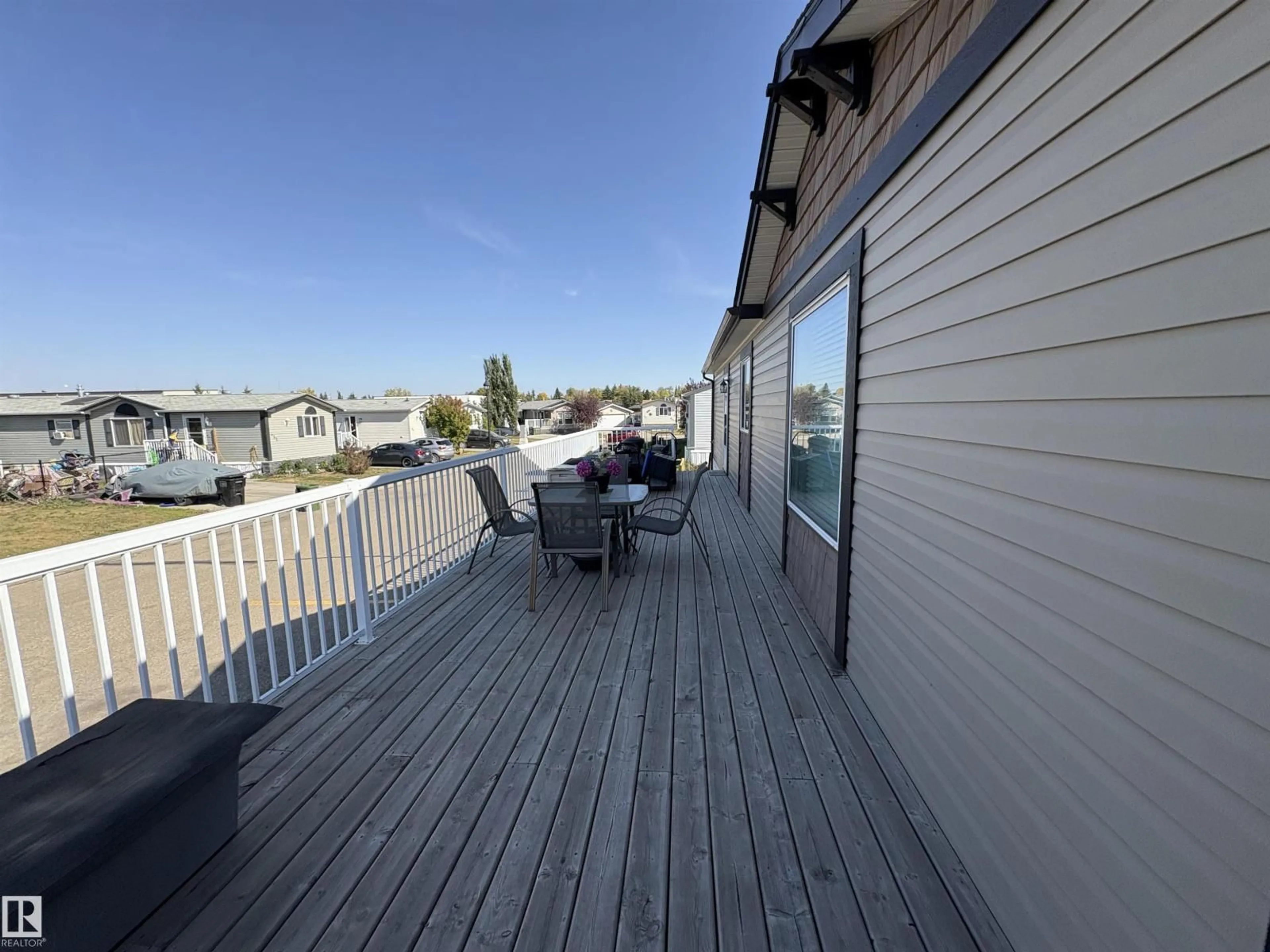 Patio, unknown for 419 OAK RIDGE CR, Edmonton Alberta T6P0B3