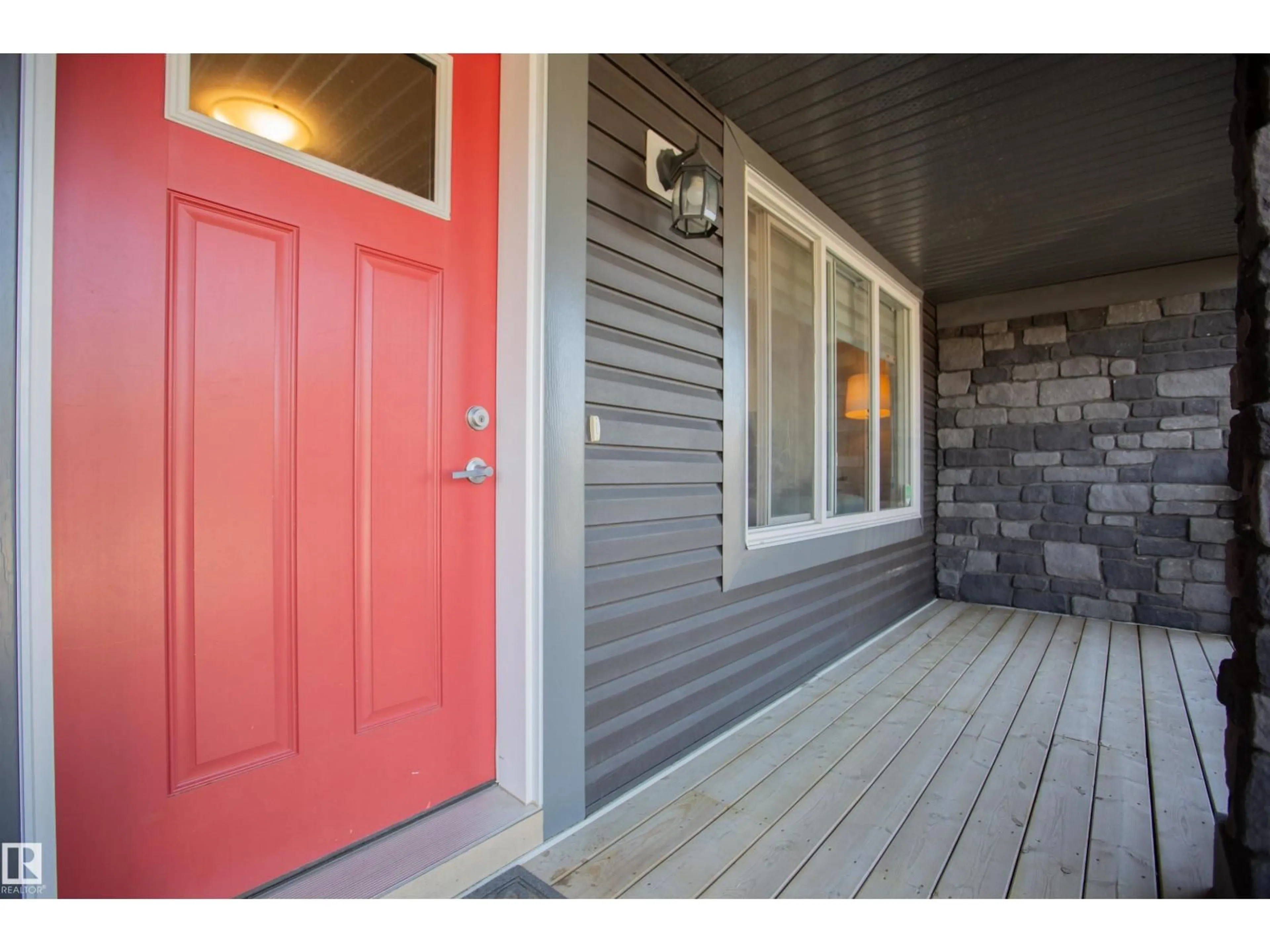 Indoor entryway for 6505 KING WD SW, Edmonton Alberta T6W3Z9