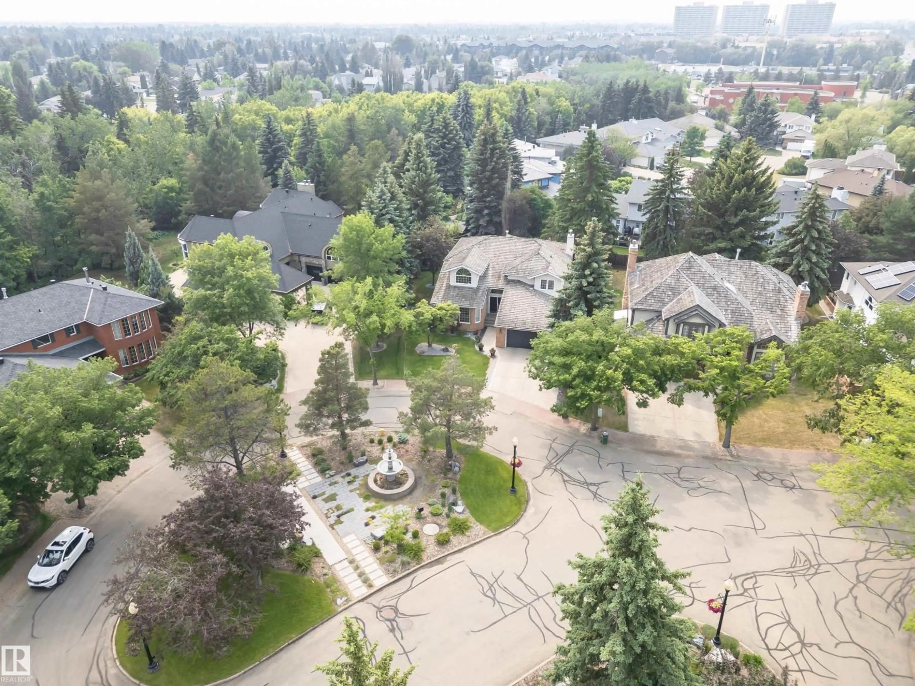 A pic from outside/outdoor area/front of a property/back of a property/a pic from drone, city buildings view from balcony for 32 WEST POINT WD, Edmonton Alberta T5T5N5
