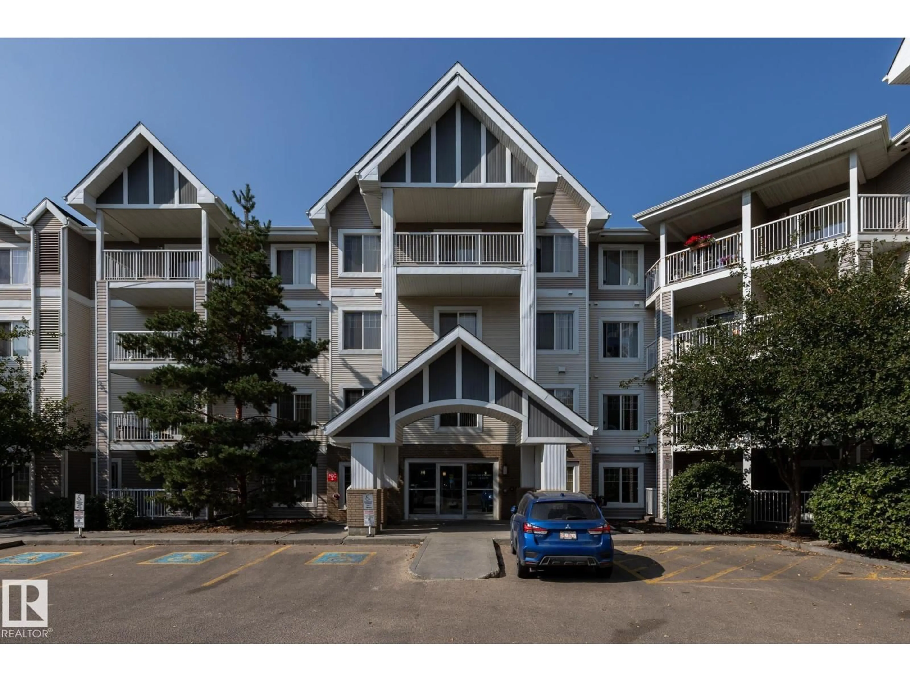 Indoor foyer for 201 - 4407 23 ST, Edmonton Alberta T6T0B9