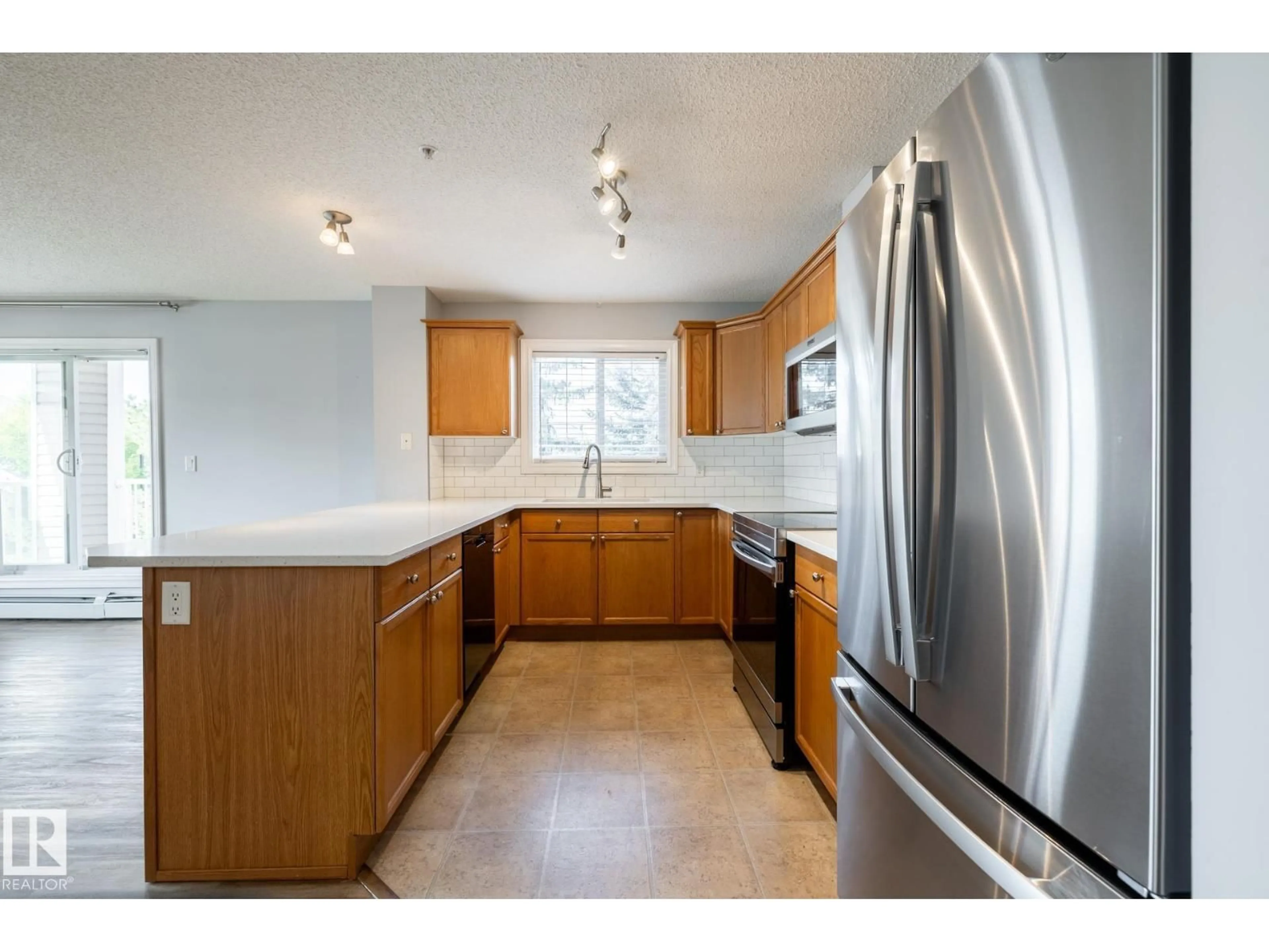 Standard kitchen, unknown for 201 - 4407 23 ST, Edmonton Alberta T6T0B9
