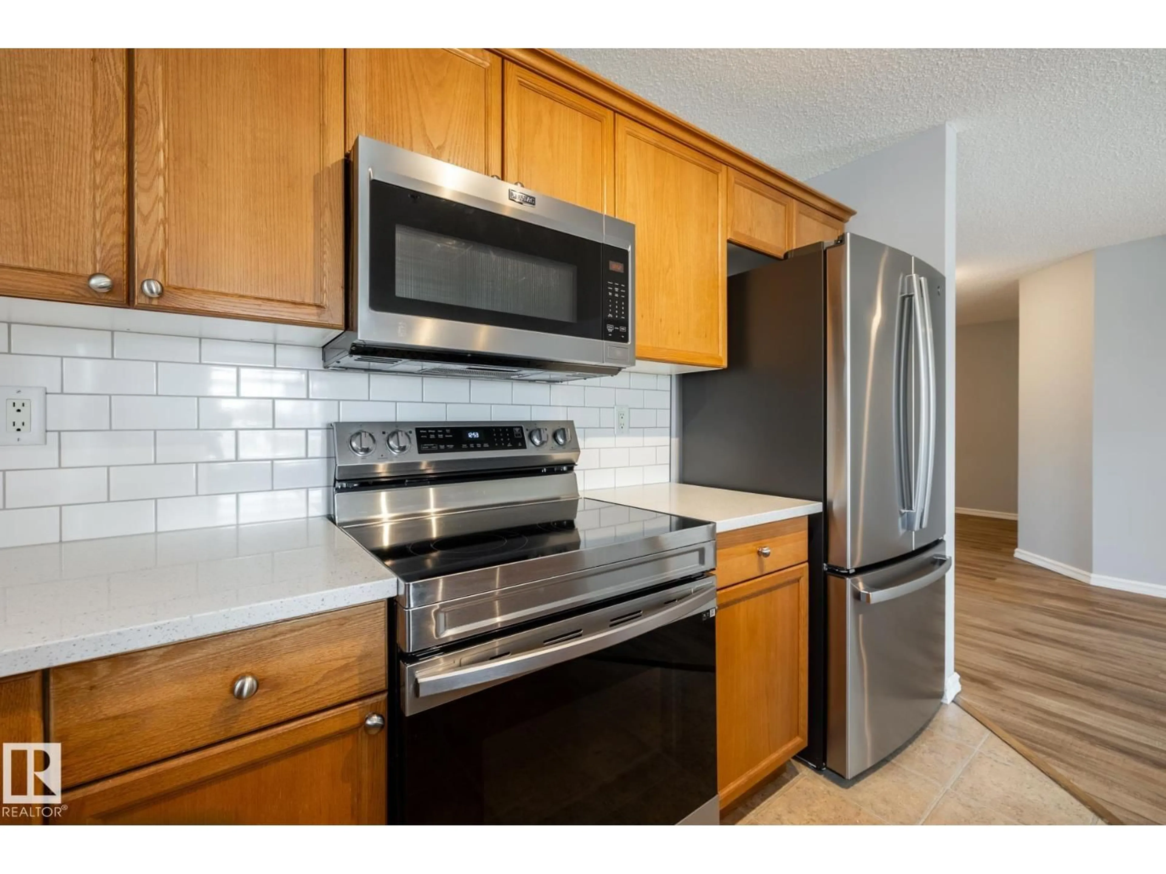 Standard kitchen, unknown for 201 - 4407 23 ST, Edmonton Alberta T6T0B9
