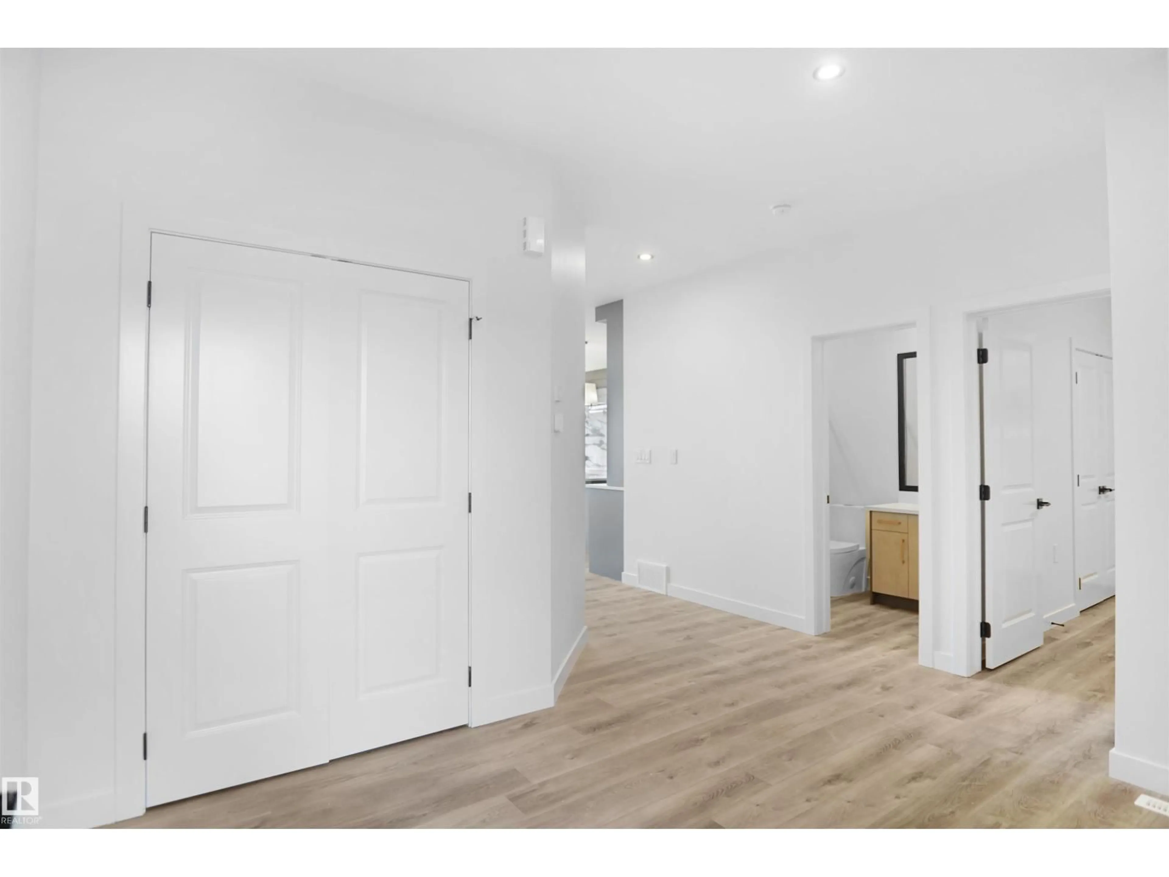 Indoor entryway for 79 MEADOWGROVE LANE, Spruce Grove Alberta T7X0W2