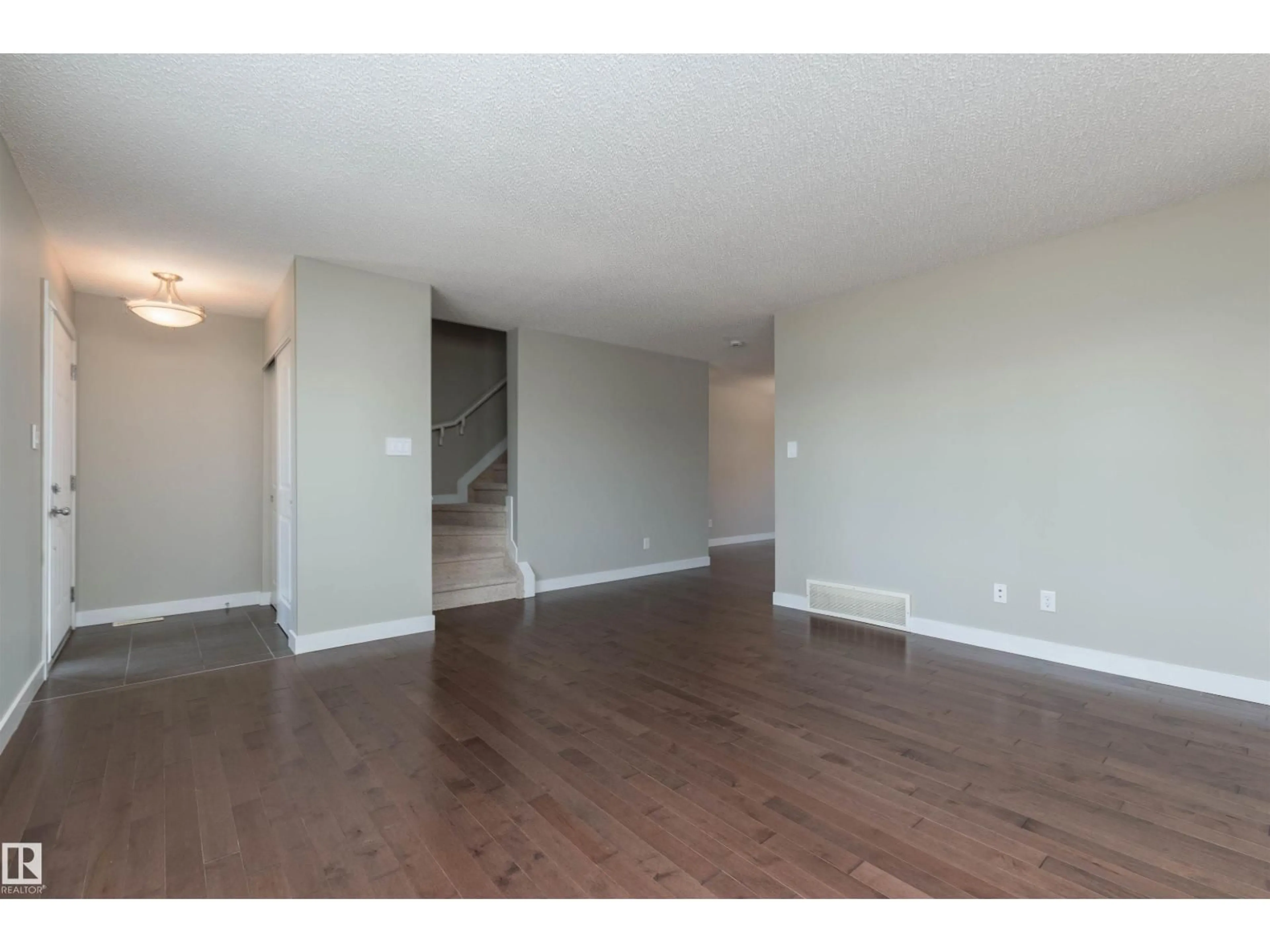 A pic of a room for 40 - 301 PALISADES WY, Sherwood Park Alberta T8H0T4
