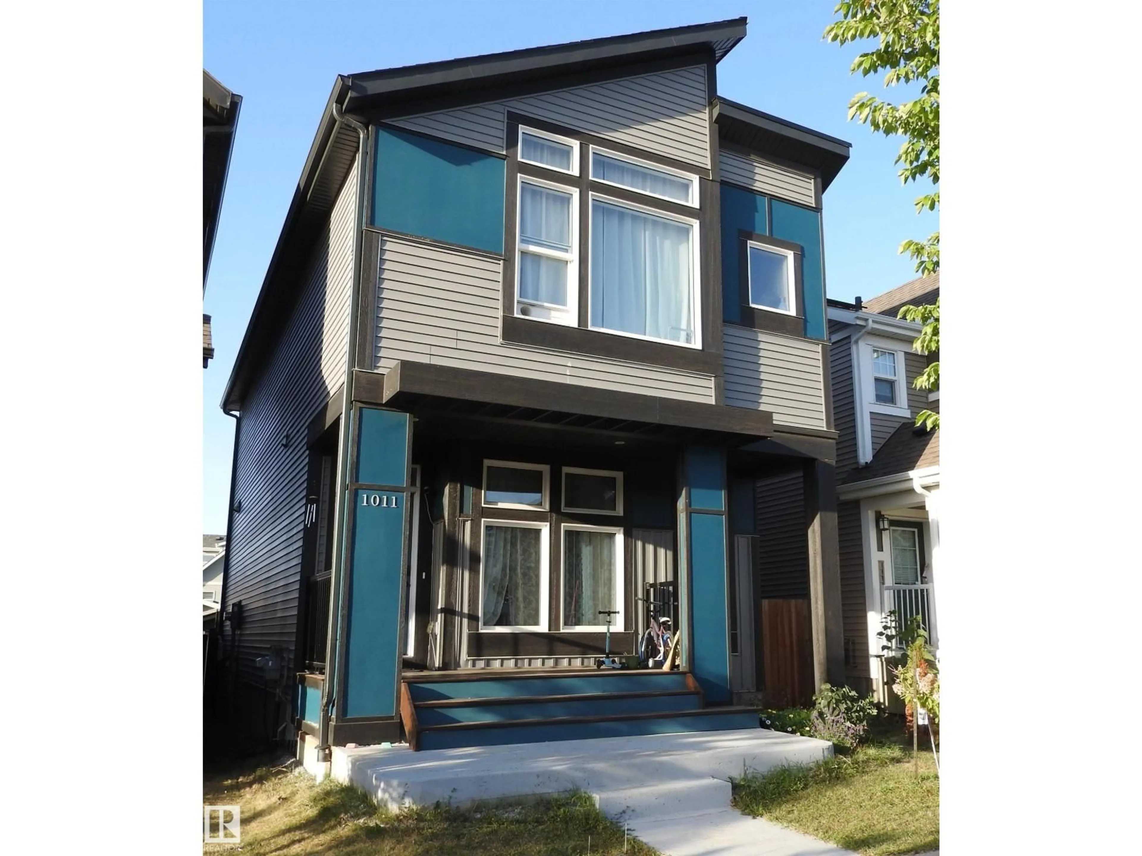 Home with vinyl exterior material, street for 1011 DANIELS LO, Edmonton Alberta T6W4C9
