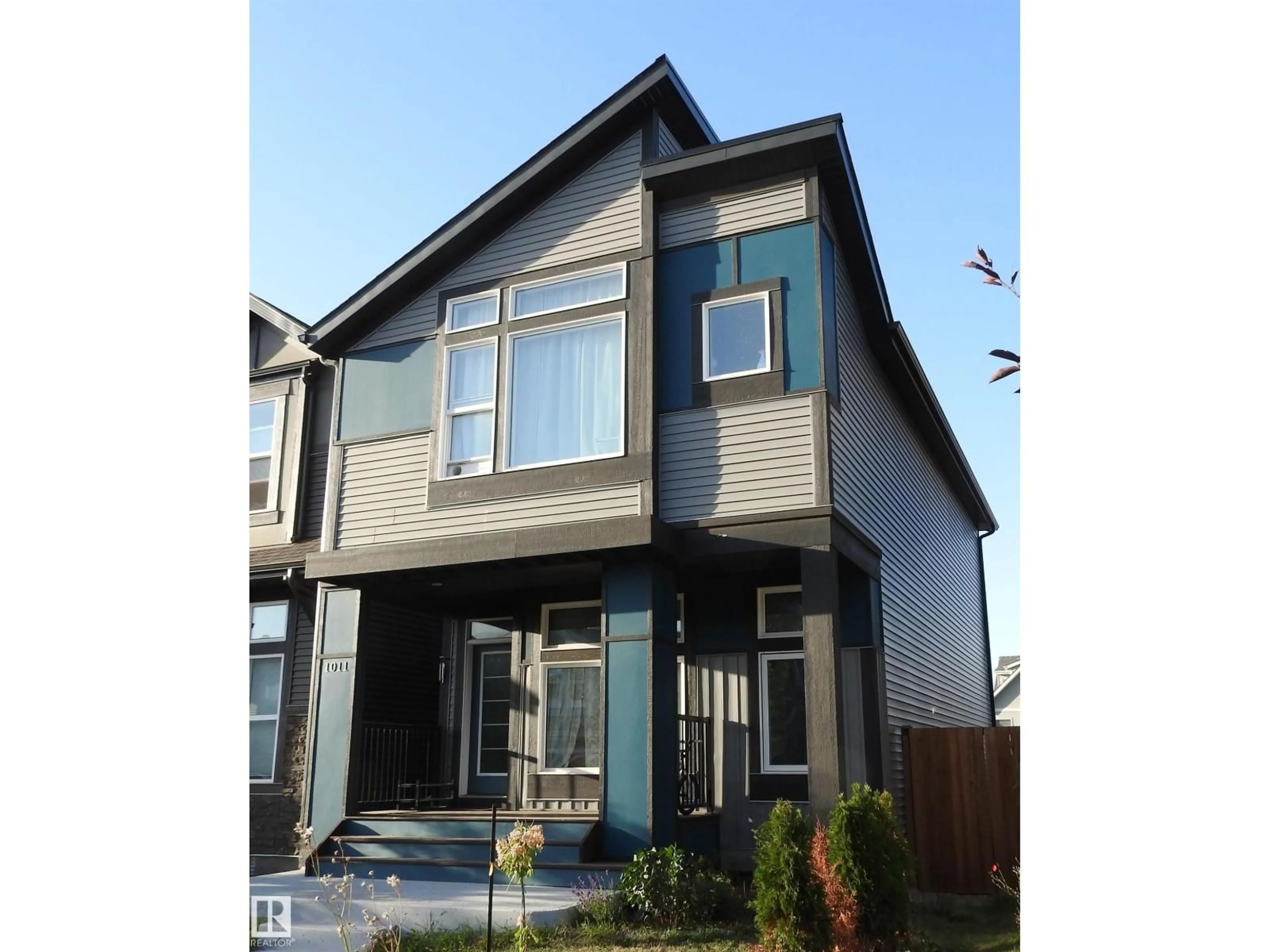 Home with vinyl exterior material, street for 1011 DANIELS LO, Edmonton Alberta T6W4C9