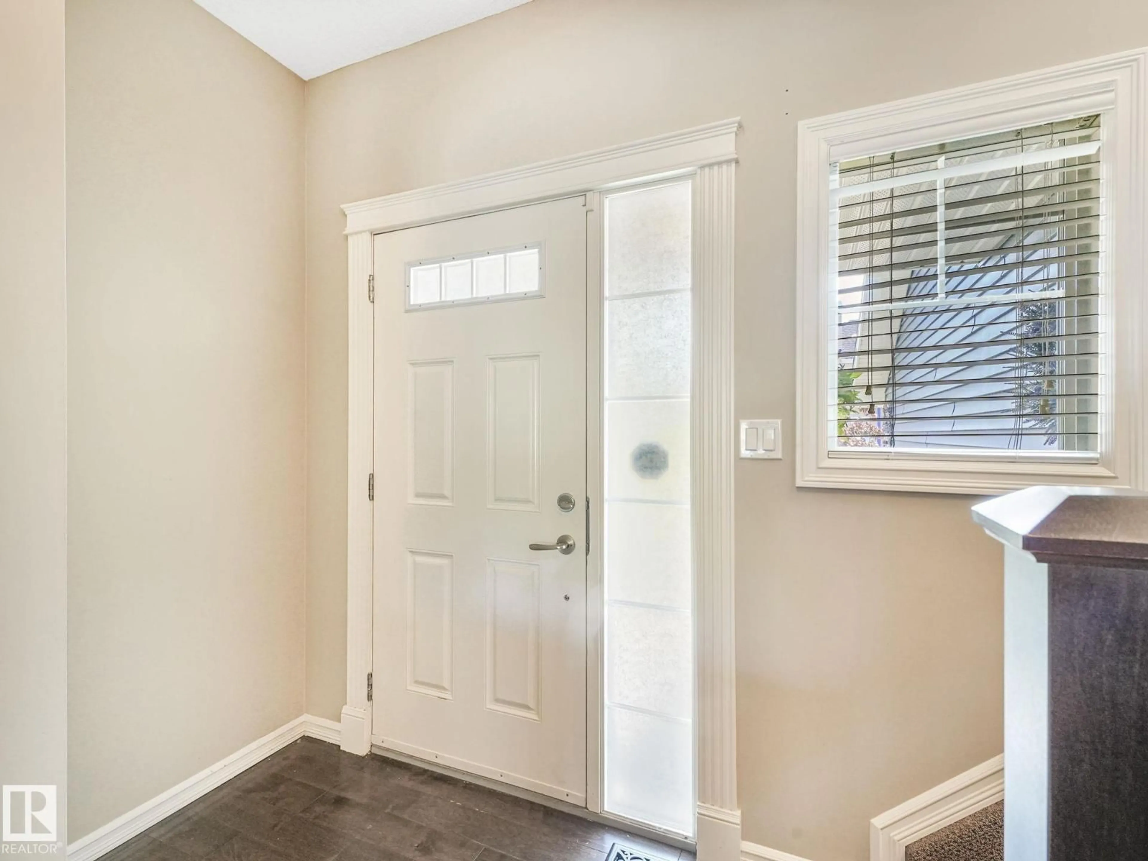 Indoor entryway for SW - 1924 86 ST, Edmonton Alberta T6X0R5