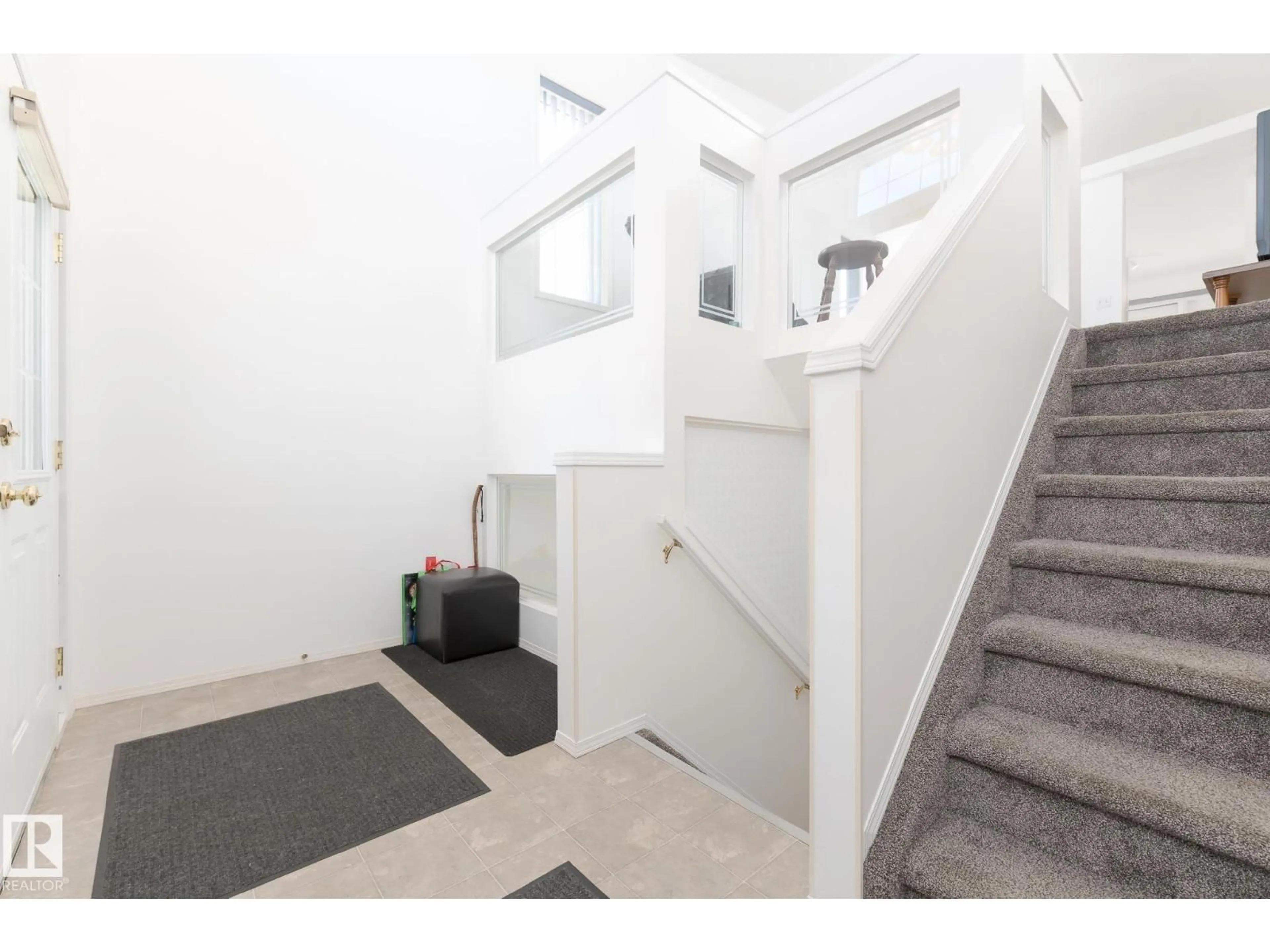 Indoor foyer for 5 LANGLEY CR, Spruce Grove Alberta T7X4A7