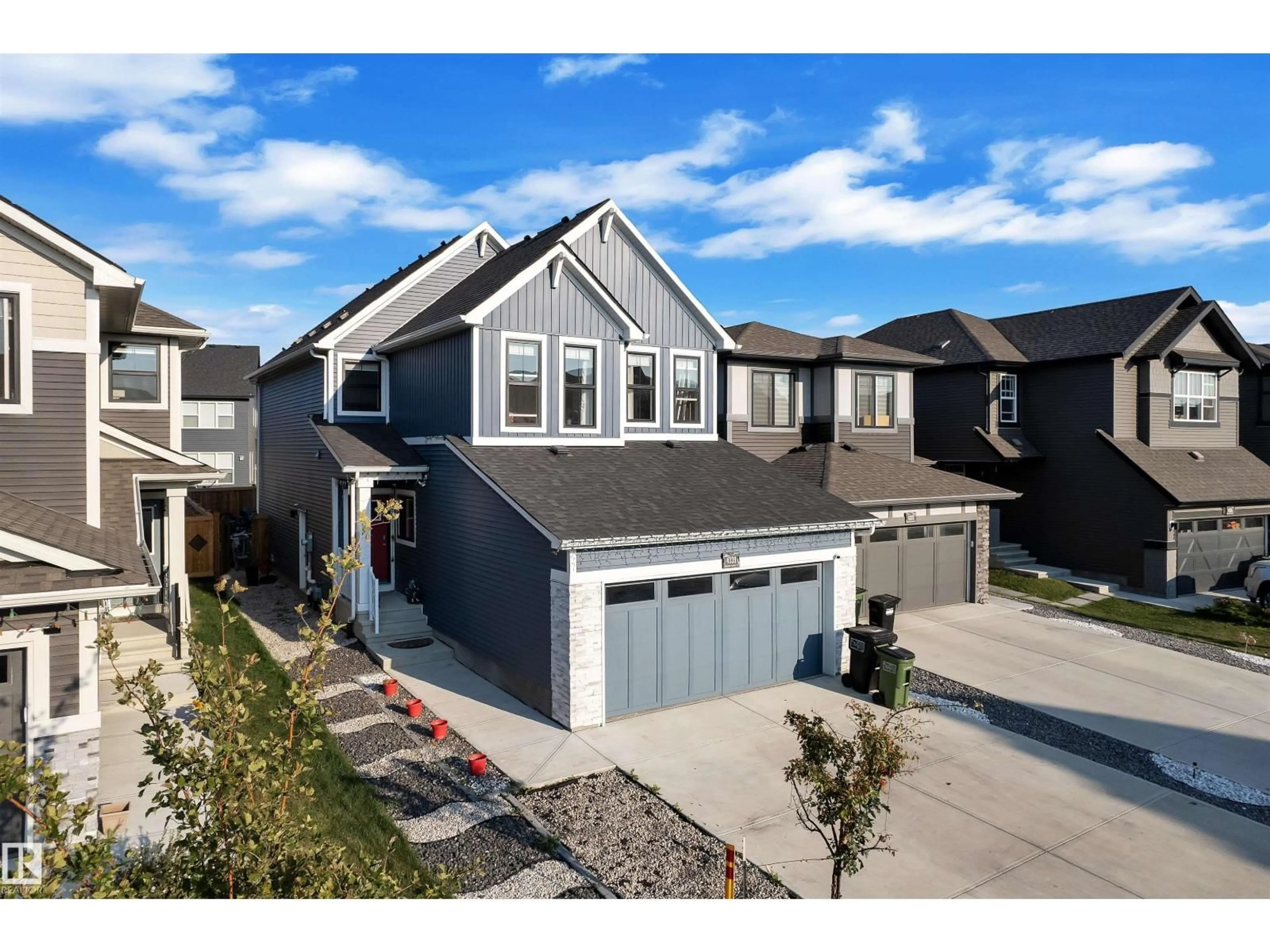 Home with vinyl exterior material, street for 4339 HAWTHORN LD, Edmonton Alberta T6X3A1