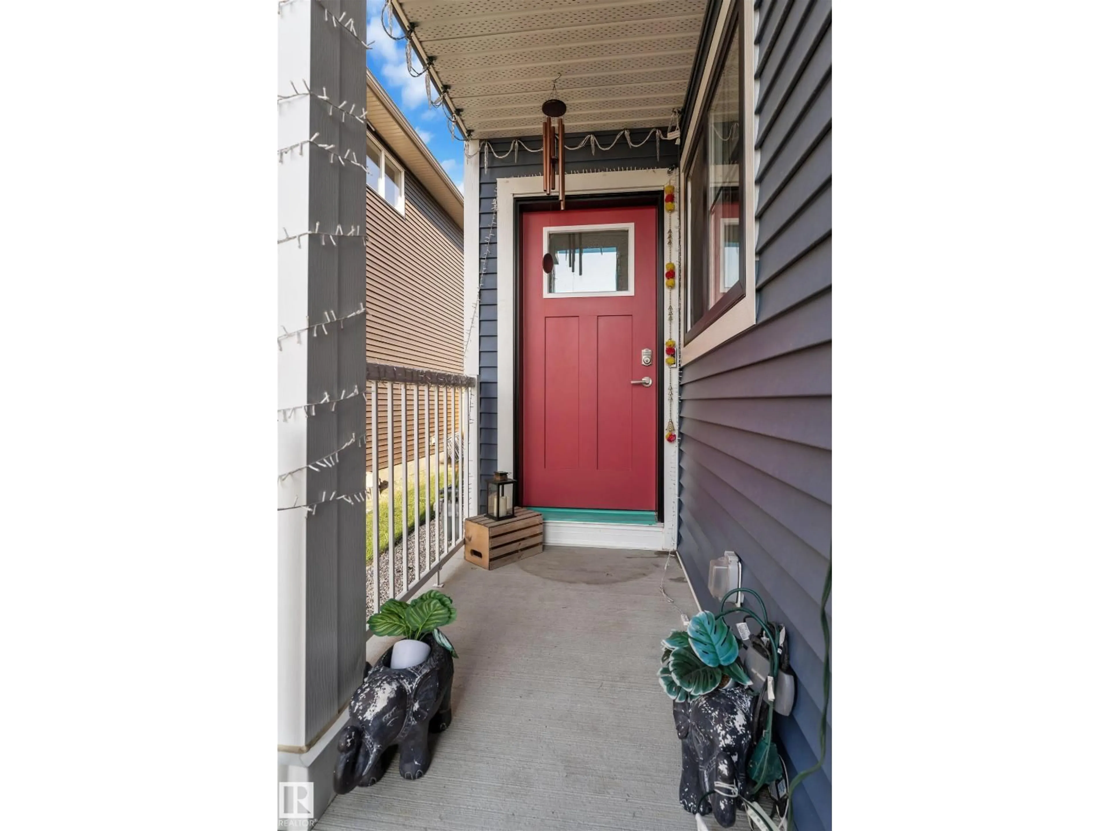 Indoor entryway for 4339 HAWTHORN LD, Edmonton Alberta T6X3A1