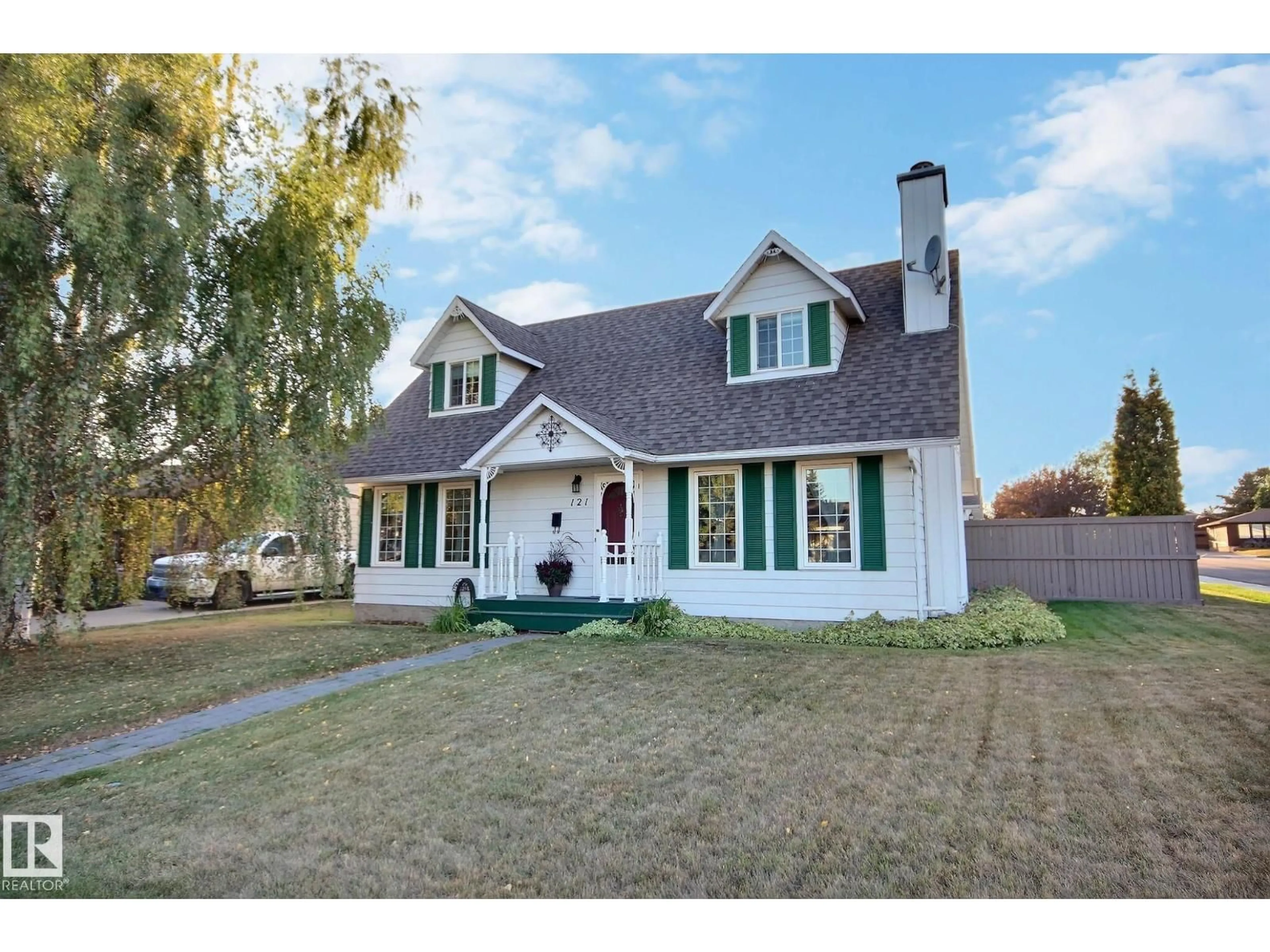 Home with vinyl exterior material, street for 121 WILLIAM HUSTLER CR, Edmonton Alberta T5A4C1