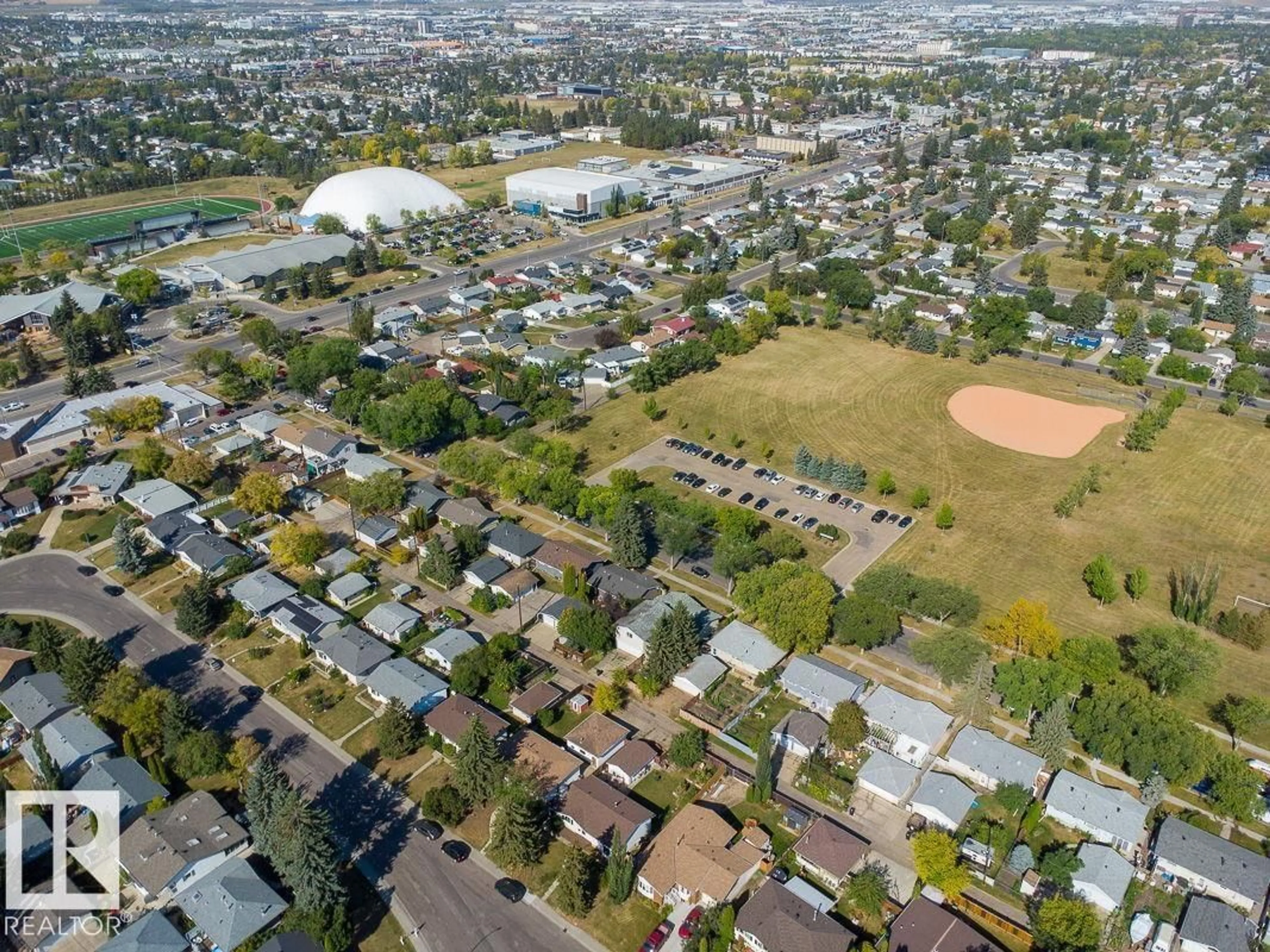 A pic from outside/outdoor area/front of a property/back of a property/a pic from drone, street for 16027 92 AV, Edmonton Alberta T5R5C7