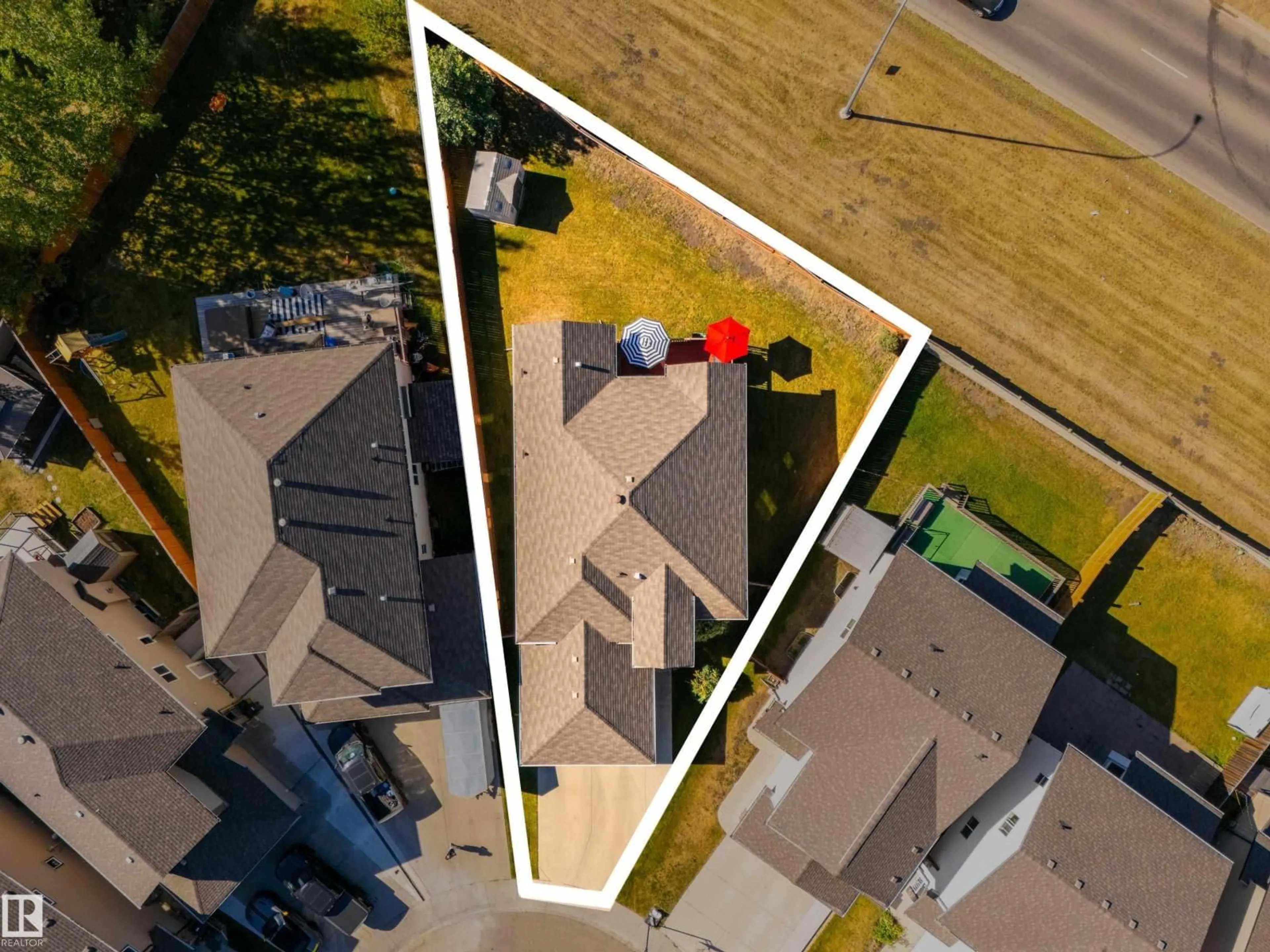 A pic from outside/outdoor area/front of a property/back of a property/a pic from drone, city buildings view from balcony for 3604 16 ST, Edmonton Alberta T6T0M5