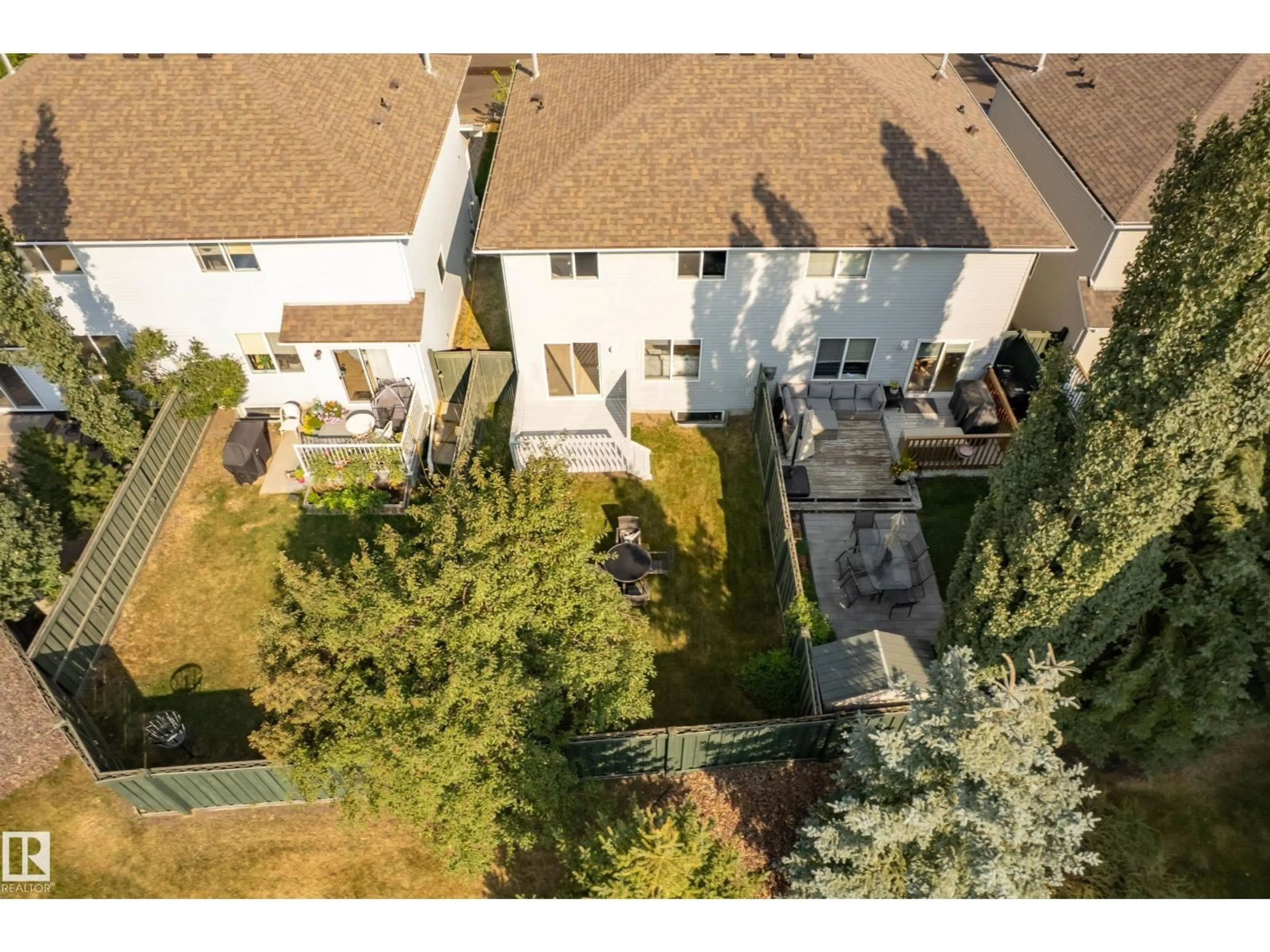 A pic from outside/outdoor area/front of a property/back of a property/a pic from drone, city buildings view from balcony for 2021 - 64 GRANTHAM CT, Edmonton Alberta T5T6V7