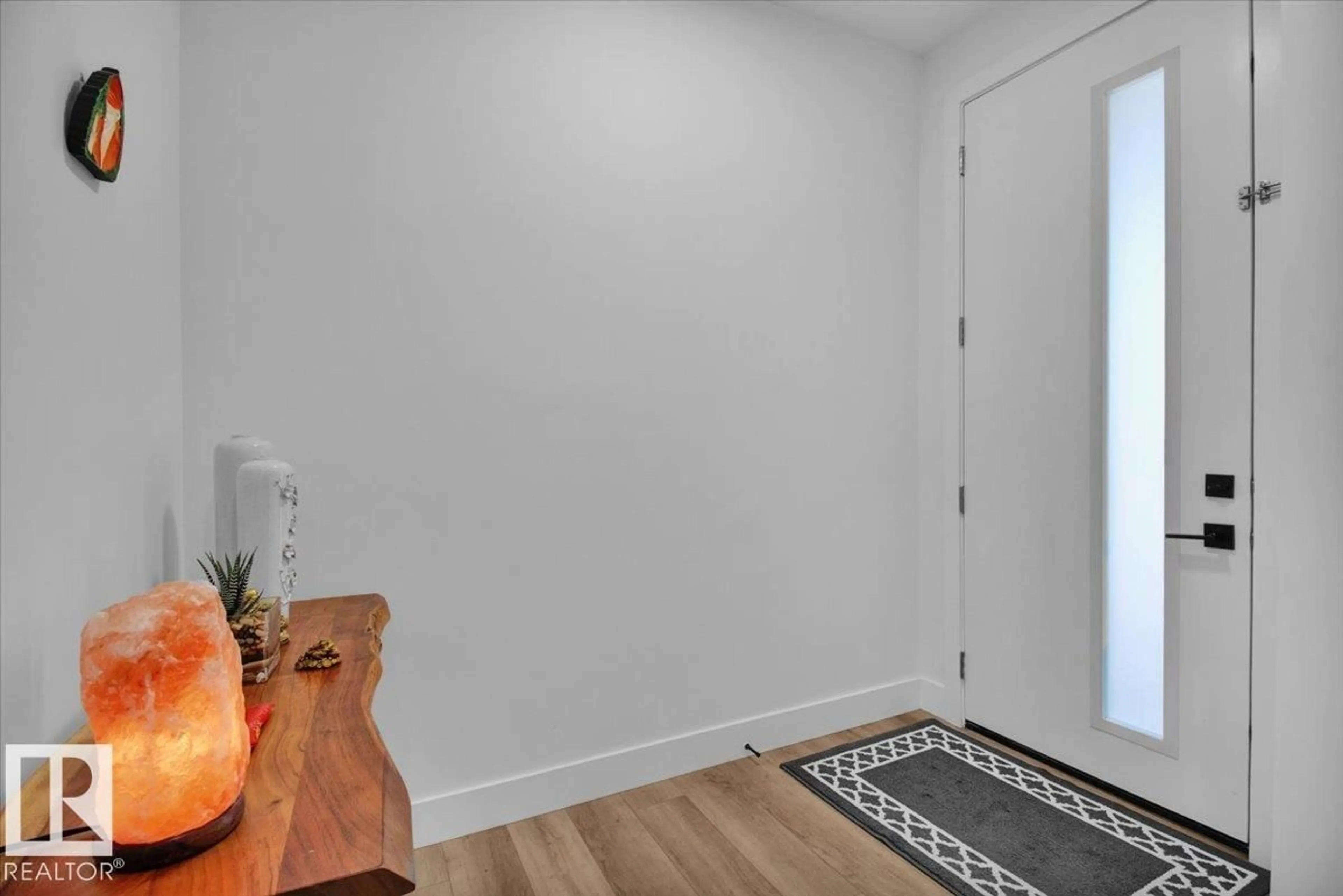 Indoor entryway for 17684 49 ST NW, Edmonton Alberta T5Y3Y1